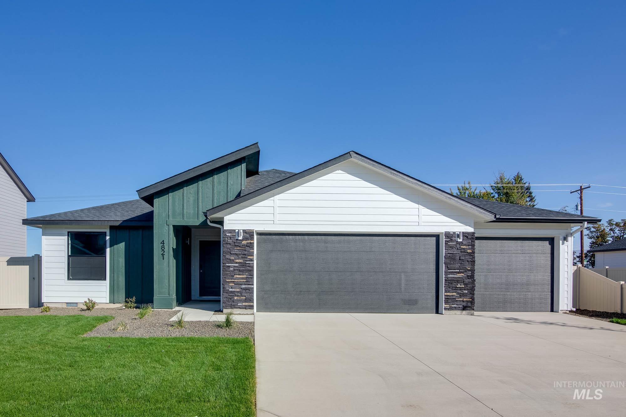 302 Golden Citrine Ave, Caldwell, Idaho 83605, 3 Bedrooms, 2 Bathrooms, Residential For Sale, Price $404,990,MLS 98908522
