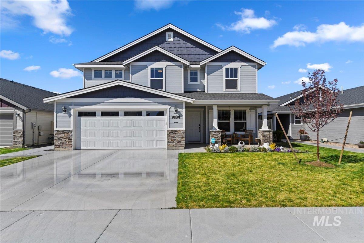 9184 W Bigwood Dr, Boise, Idaho 83709-6812, 3 Bedrooms, 2.5 Bathrooms, Residential For Sale, Price $499,000,MLS 98908561