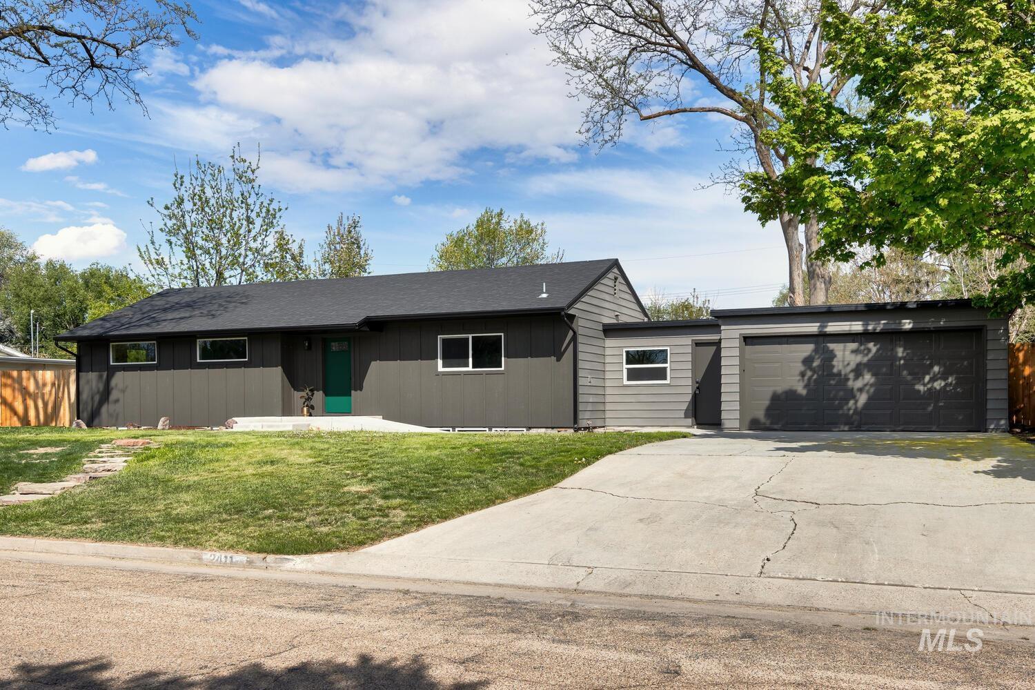 2411 Washington Ave, Caldwell, Idaho 83605, 5 Bedrooms, 2.5 Bathrooms, Residential For Sale, Price $549,900,MLS 98908575