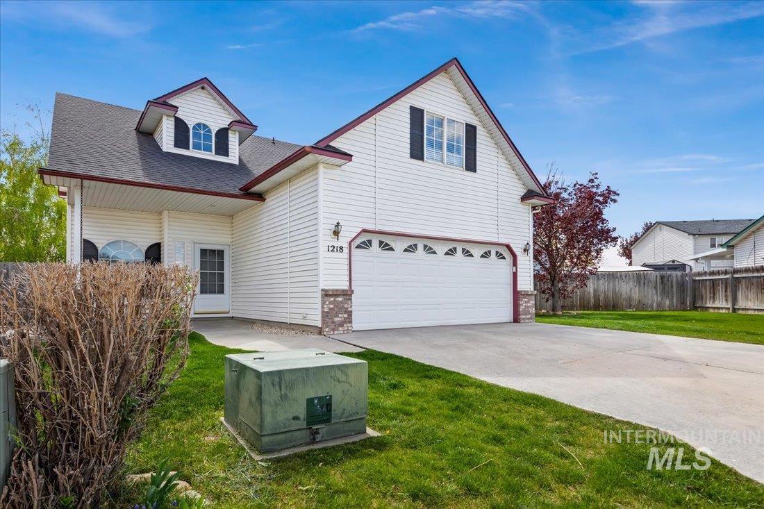 1218 Gold Creek Dr, Caldwell, Idaho 83607, 5 Bedrooms, 2.5 Bathrooms, Residential For Sale, Price $429,000,MLS 98908587