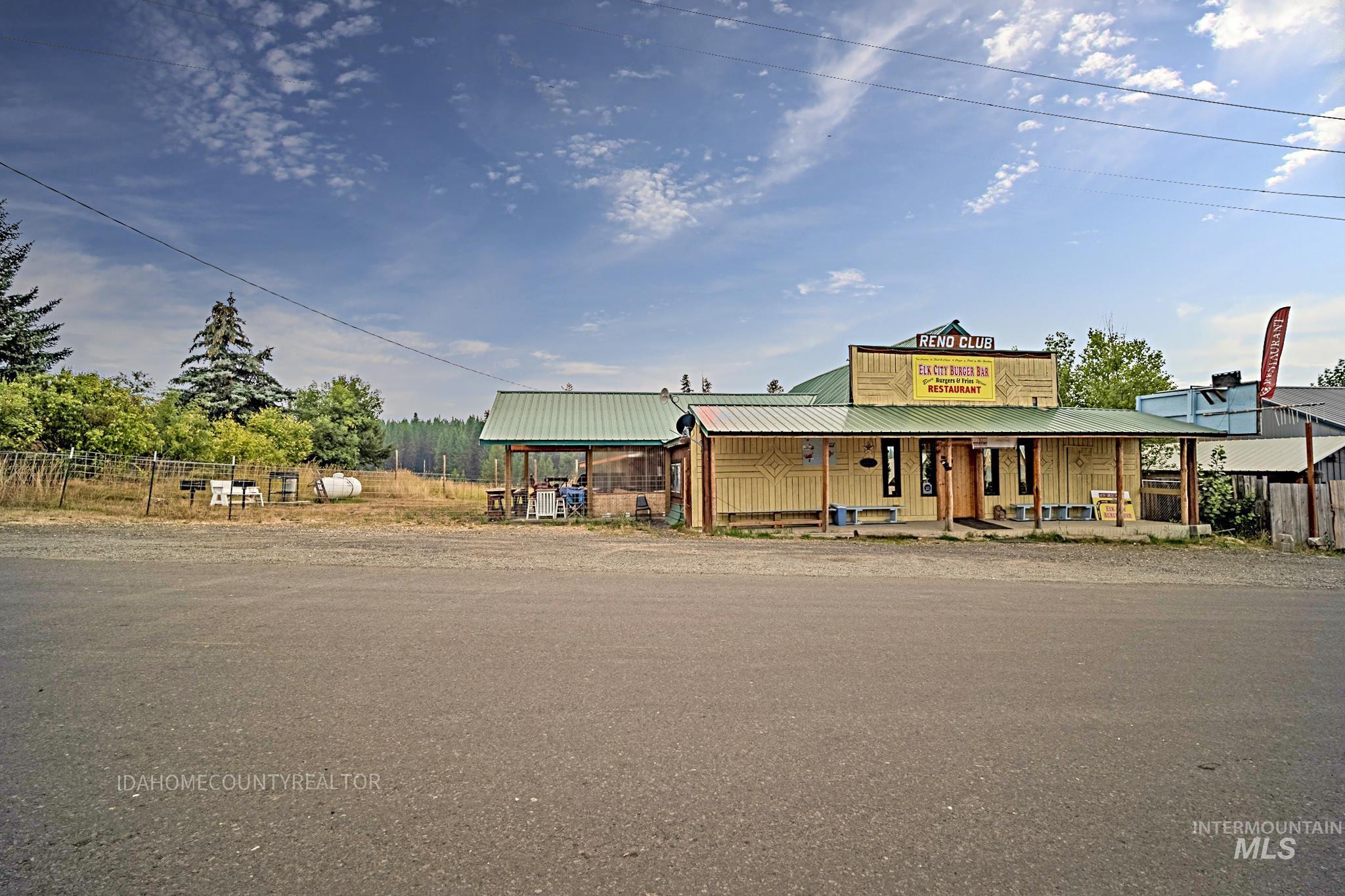 308 Main St., Elk City, Idaho 83525, 1 Bedroom, 2 Bathrooms, Residential Income For Sale, Price $227,000, 98908626