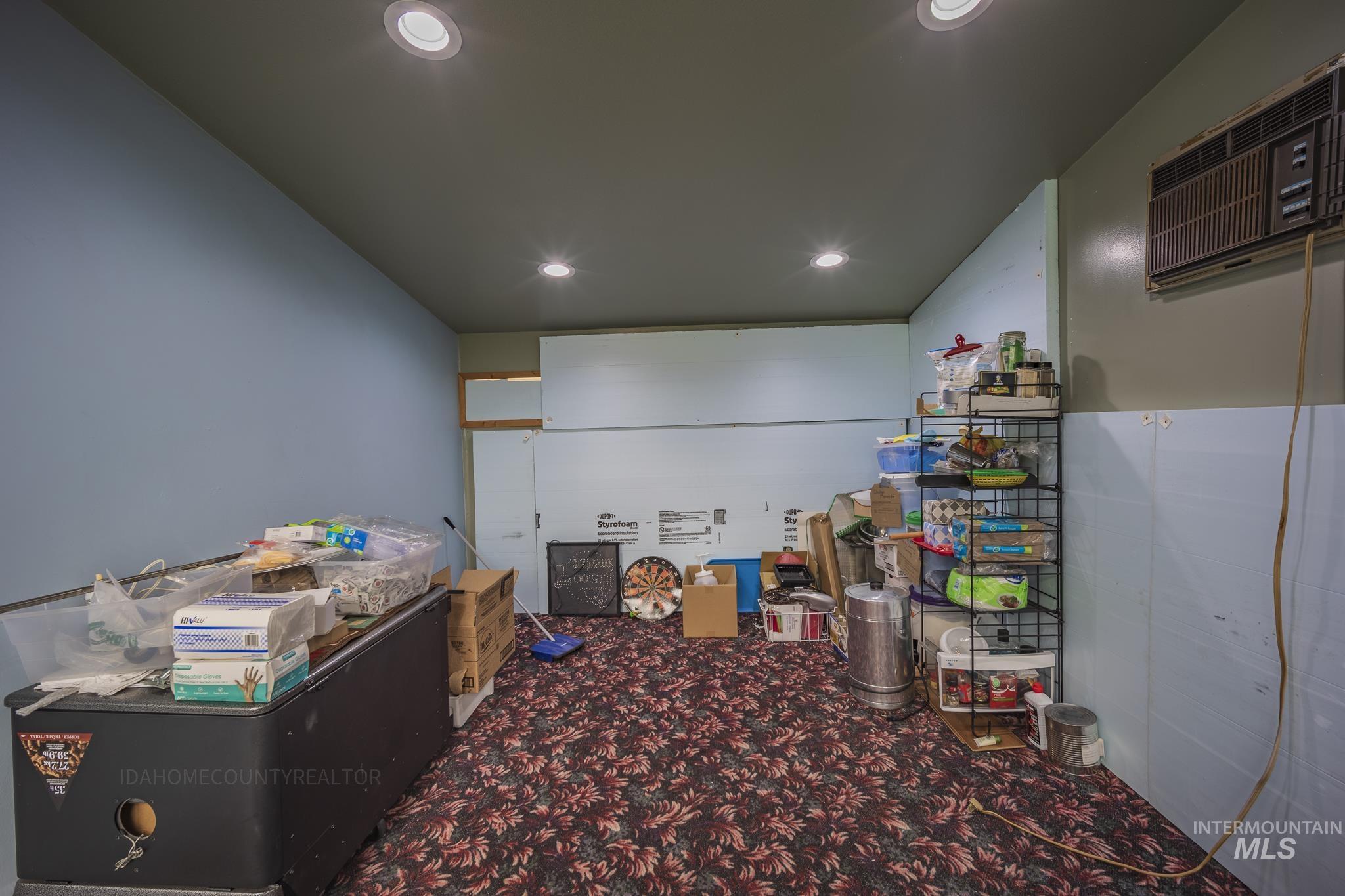 308 Main St., Elk City, Idaho 83525, 1 Bedroom, 2 Bathrooms, Residential Income For Sale, Price $227,000, 98908626