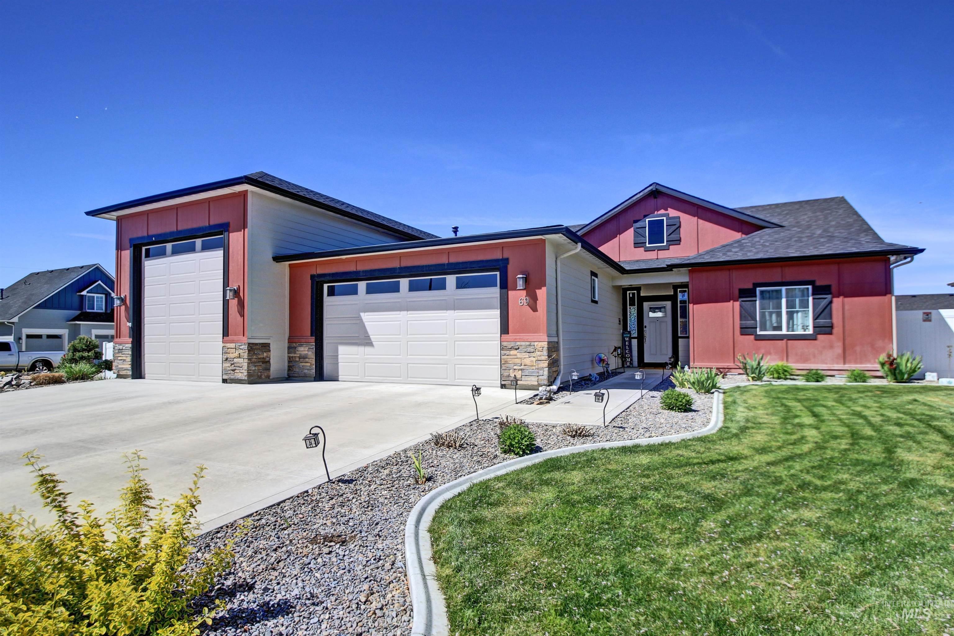 69 S Norcrest Ave., Nampa, Idaho 83687, 4 Bedrooms, 2.5 Bathrooms, Residential For Sale, Price $560,000,MLS 98908629