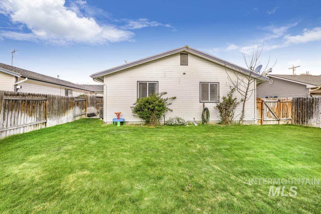 830 Wendell Street, Twin Falls, Idaho 83301, 3 Bedrooms, 2 Bathrooms, Residential For Sale, Price $309,000,MLS 98908632