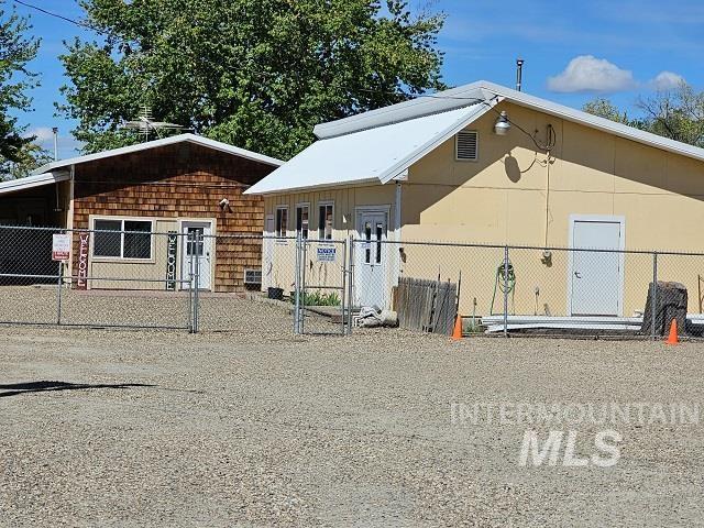 1705 N Whitley Dr, Fruitland, Idaho 83619, 3 Bedrooms, 6 Rooms, Business/Commercial For Sale, Price $450,000,MLS 98908647