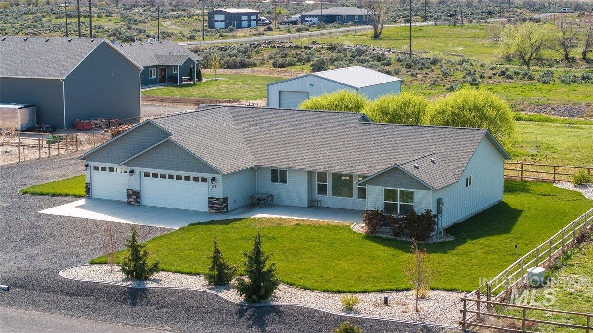 471 W Salmon St, Hagerman, Idaho 83332, 3 Bedrooms, 2 Bathrooms, Residential For Sale, Price $805,000,MLS 98908692