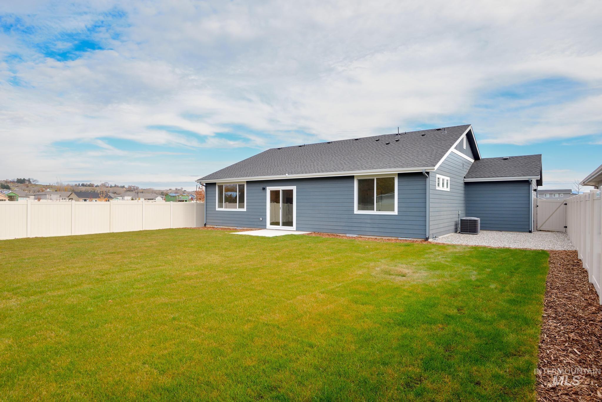 1855 W Roper St., Middleton, Idaho 83644, 3 Bedrooms, 2 Bathrooms, Residential For Sale, Price $477,995,MLS 98908693