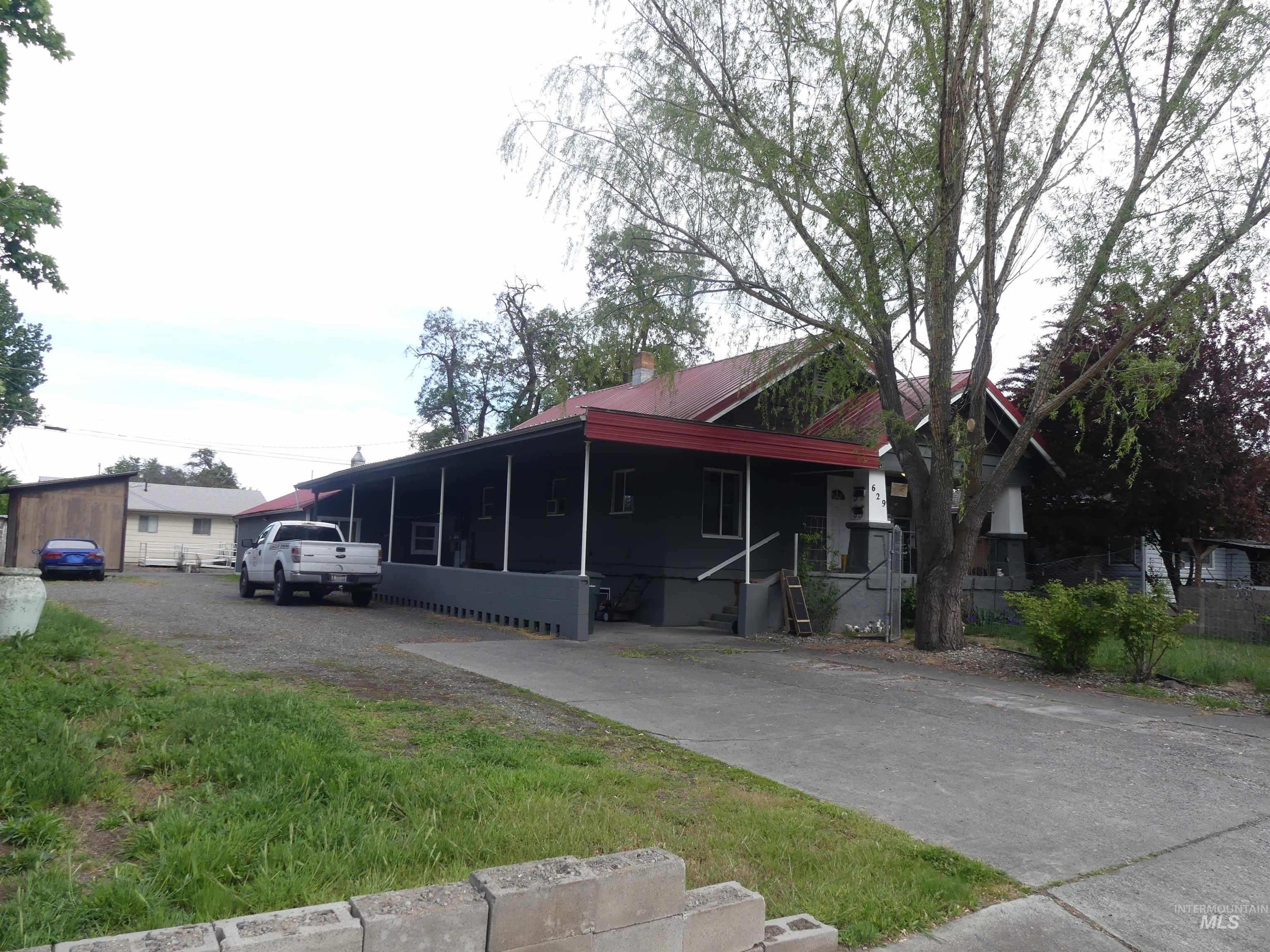 629 8th St, Clarkston, Washington 99403, 3 Bedrooms, 1 Bathroom, Residential Income For Sale, Price $350,000,MLS 98908776