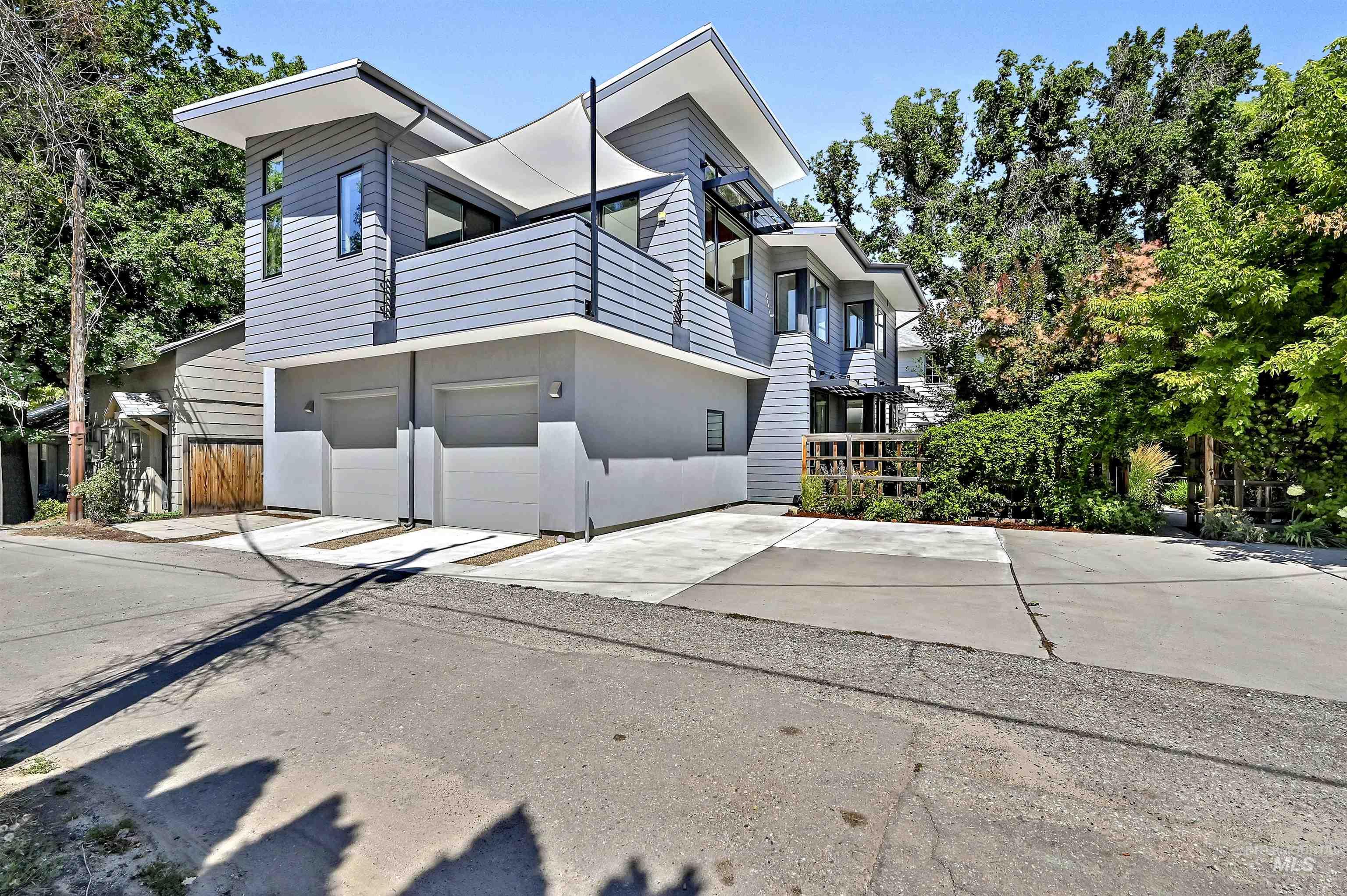 521 W Hays St, Boise, Idaho 83702-4552, 2 Bedrooms, 1 Bathroom, Residential Income For Sale, Price $949,900,MLS 98908785