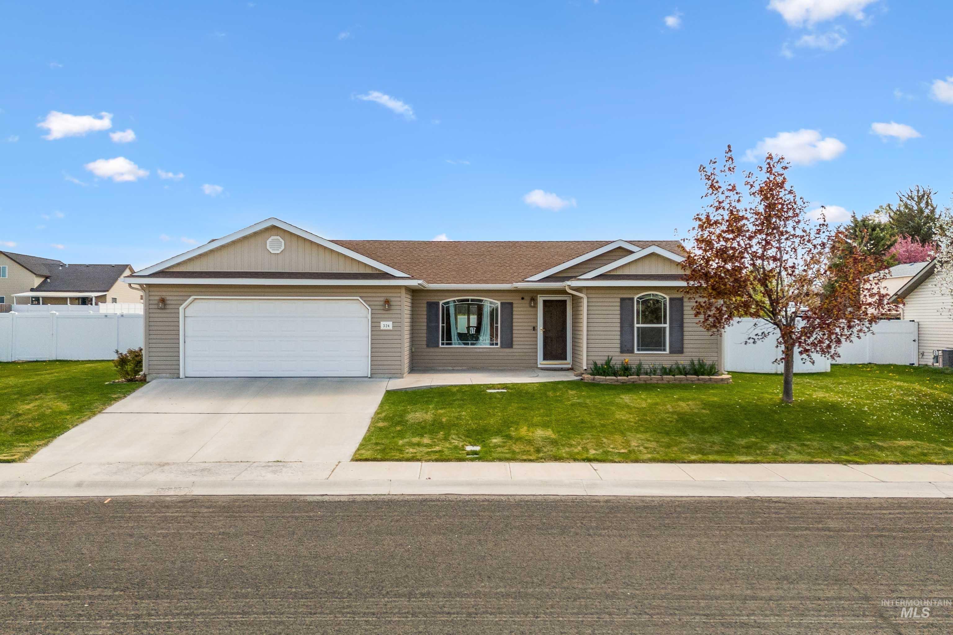 324 Hailee Ave, Twin Falls, Idaho 83301, 3 Bedrooms, 2 Bathrooms, Residential For Sale, Price $310,000,MLS 98908809