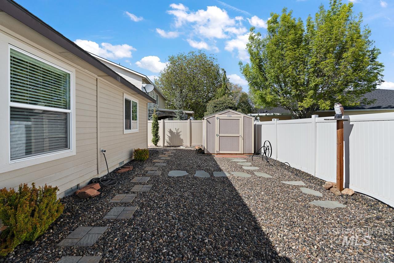 14 S Shumway Ave, Nampa, Idaho 83651-5057, 3 Bedrooms, 2 Bathrooms, Residential For Sale, Price $439,900,MLS 98908818
