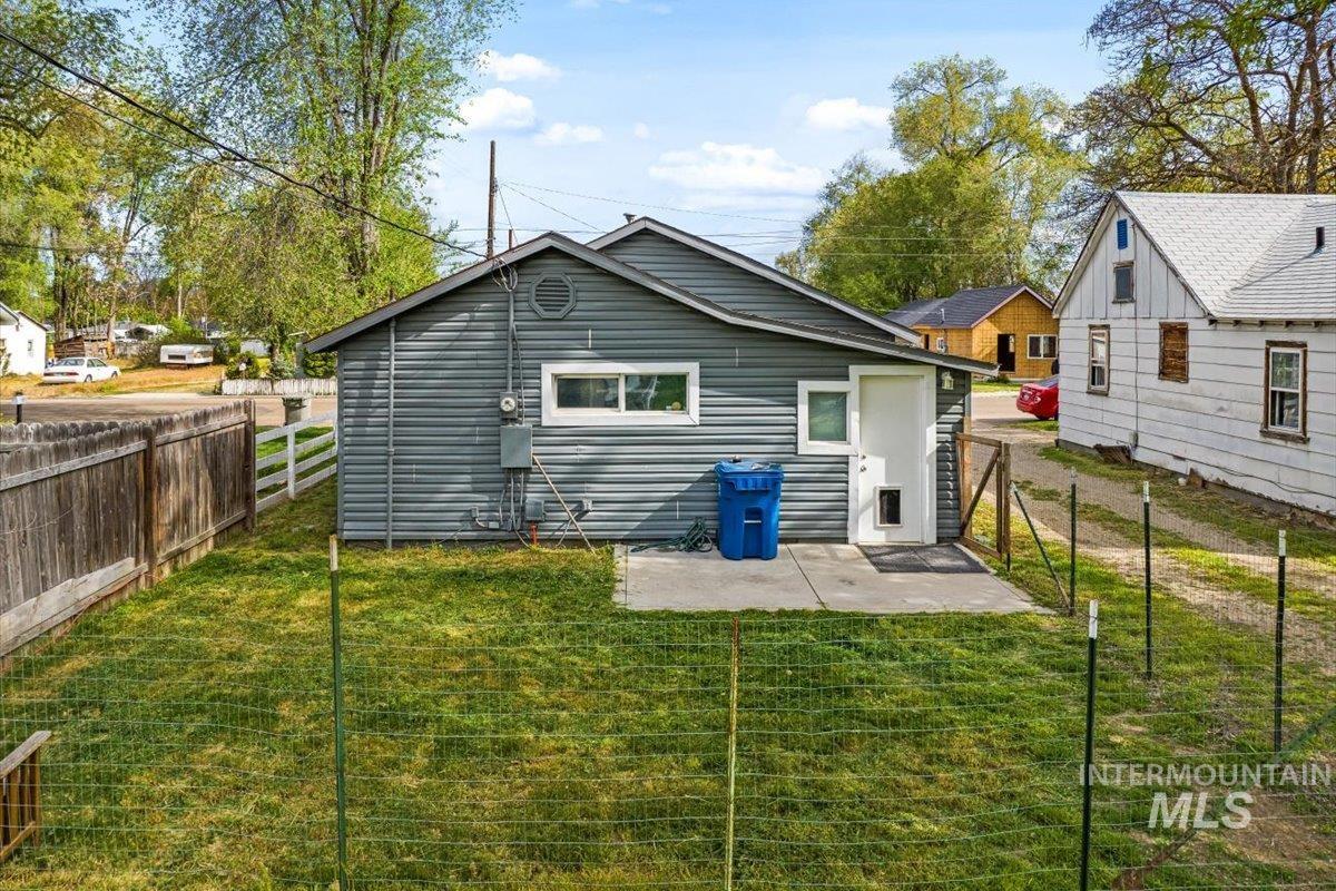 219 Hudson Ave, Nampa, Idaho 83651, 2 Bedrooms, 1 Bathroom, Residential For Sale, Price $279,000,MLS 98908839