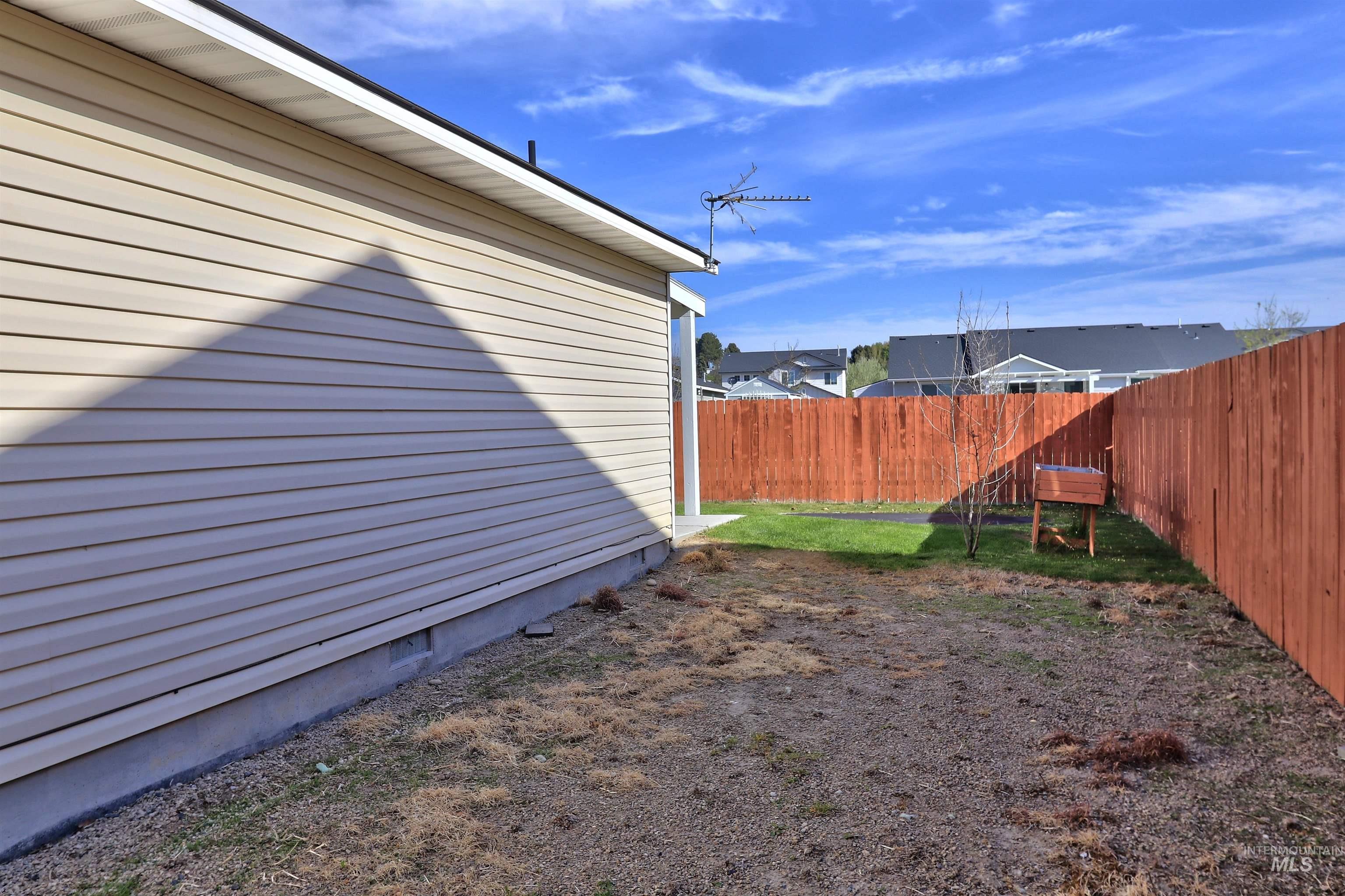 1534 Gold St, Middleton, Idaho 83644, 3 Bedrooms, 2 Bathrooms, Residential For Sale, Price $390,000,MLS 98908845
