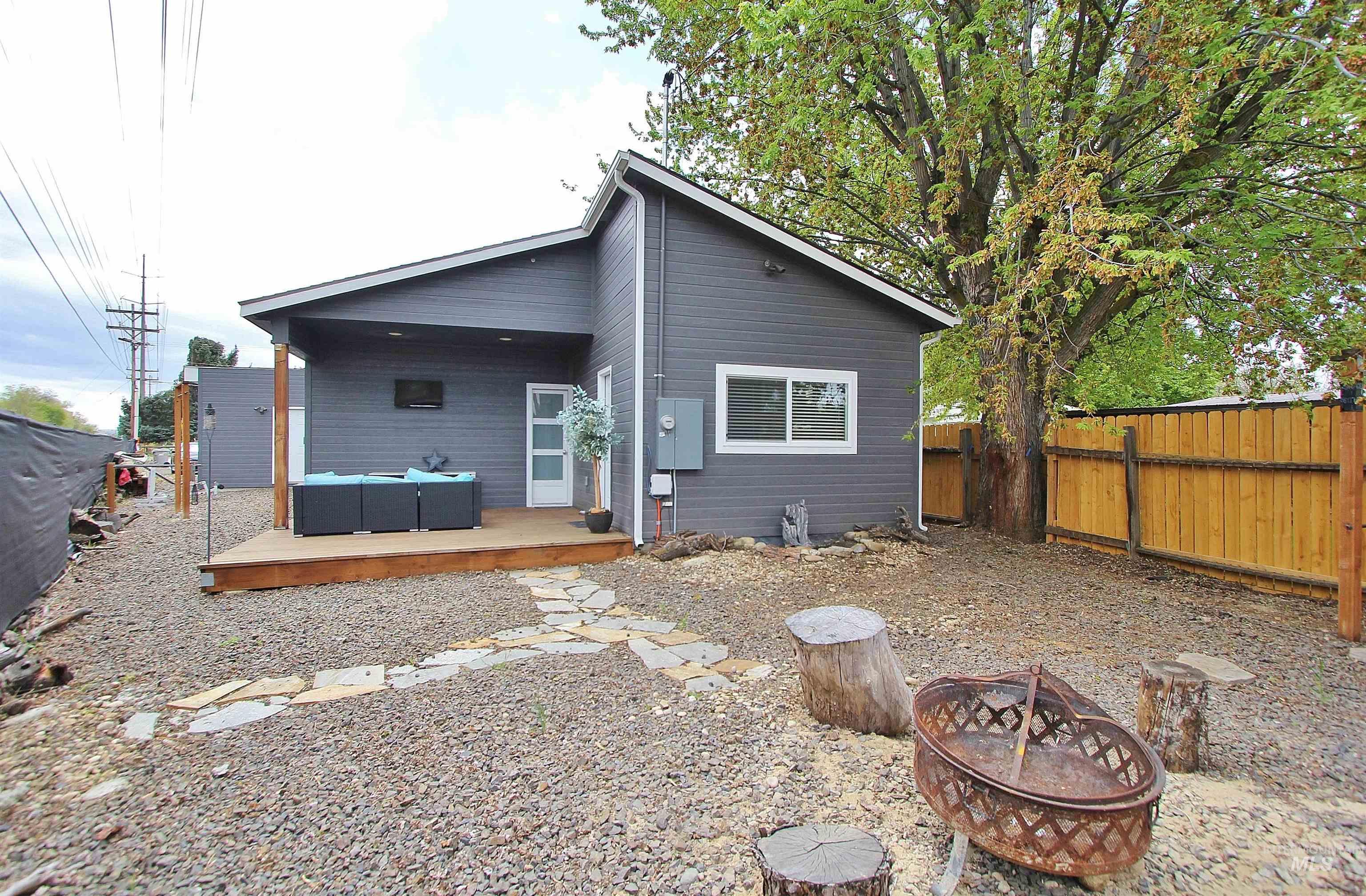 1544 W Malad St, Boise, Idaho 83705, 3 Bedrooms, 2 Bathrooms, Residential For Sale, Price $439,900,MLS 98908850