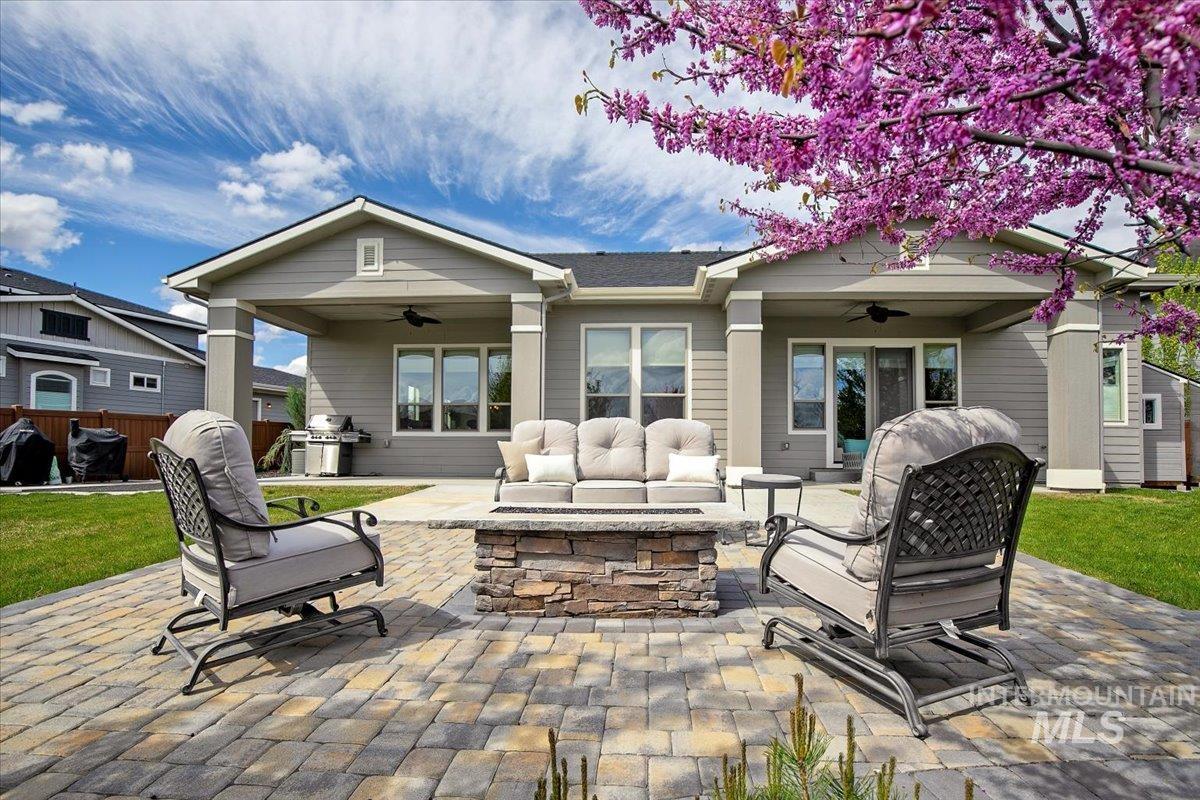 5727 W Venetian Dr, Eagle, Idaho 83616, 3 Bedrooms, 2.5 Bathrooms, Residential For Sale, Price $975,000,MLS 98908851