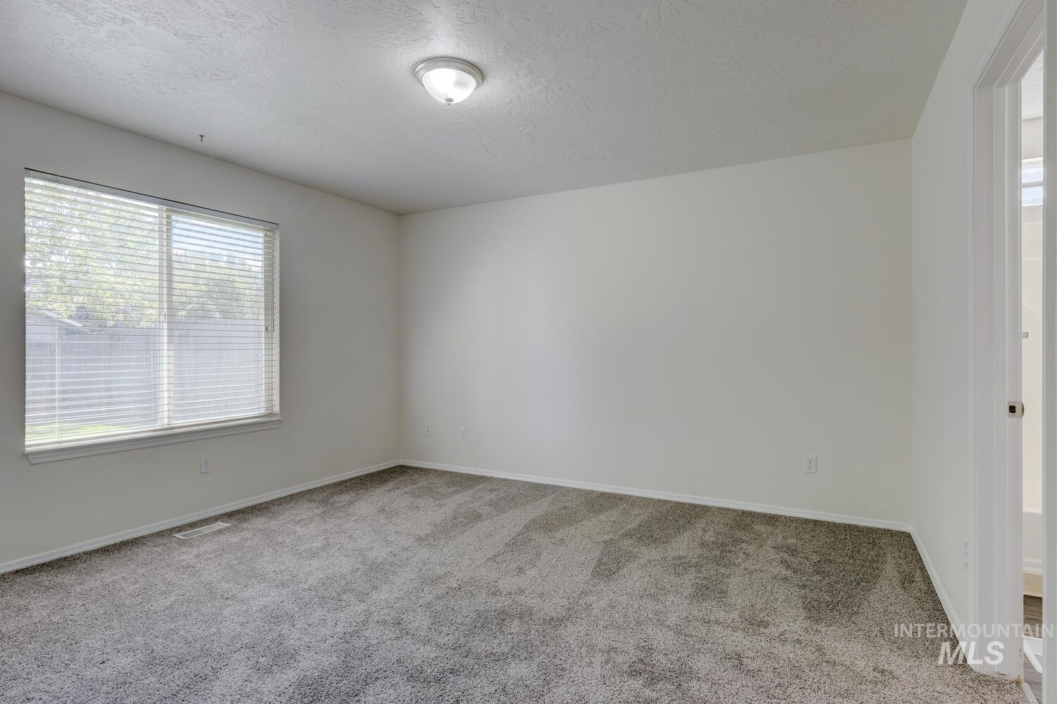 712 N Shady Grove Way, Kuna, Idaho 83634, 3 Bedrooms, 2 Bathrooms, Residential For Sale, Price $379,900,MLS 98908946