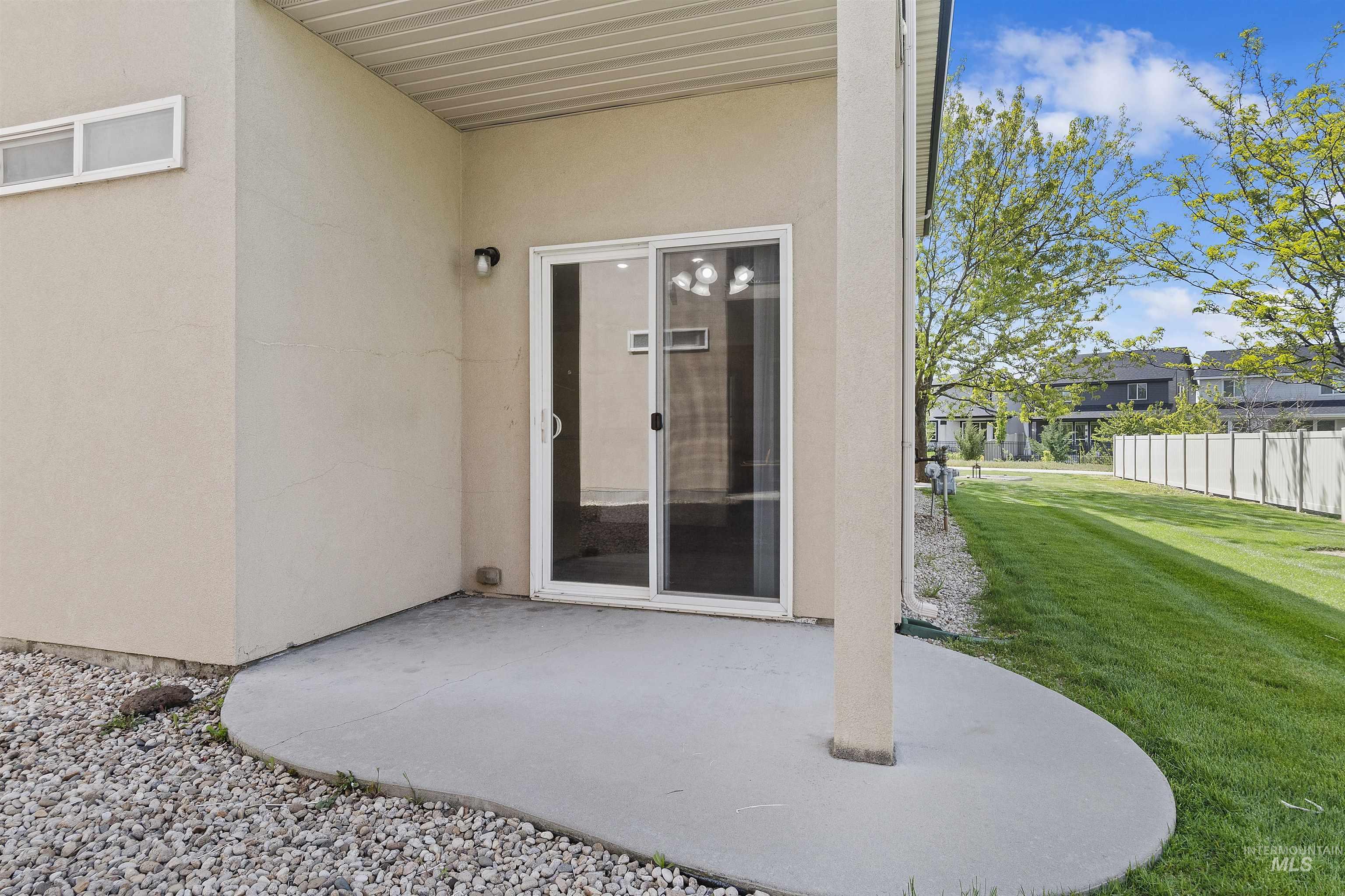 1977 E Wilson Ln, Meridian, Idaho 83642, 2 Bedrooms, 1 Bathroom, Residential Income For Sale, Price $949,900,MLS 98908957