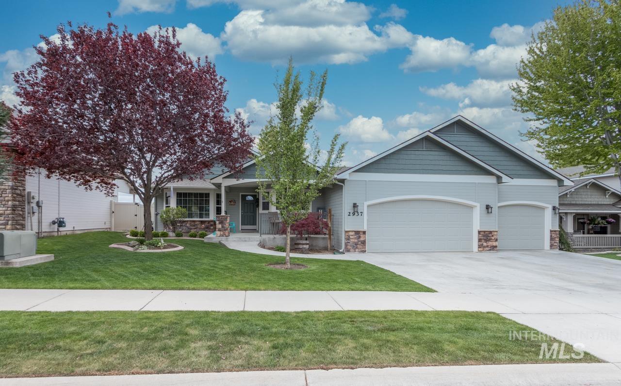 2937 E Falcon Dr, Meridian, Idaho 83642, 4 Bedrooms, 2.5 Bathrooms, Residential For Sale, Price $524,900,MLS 98908958