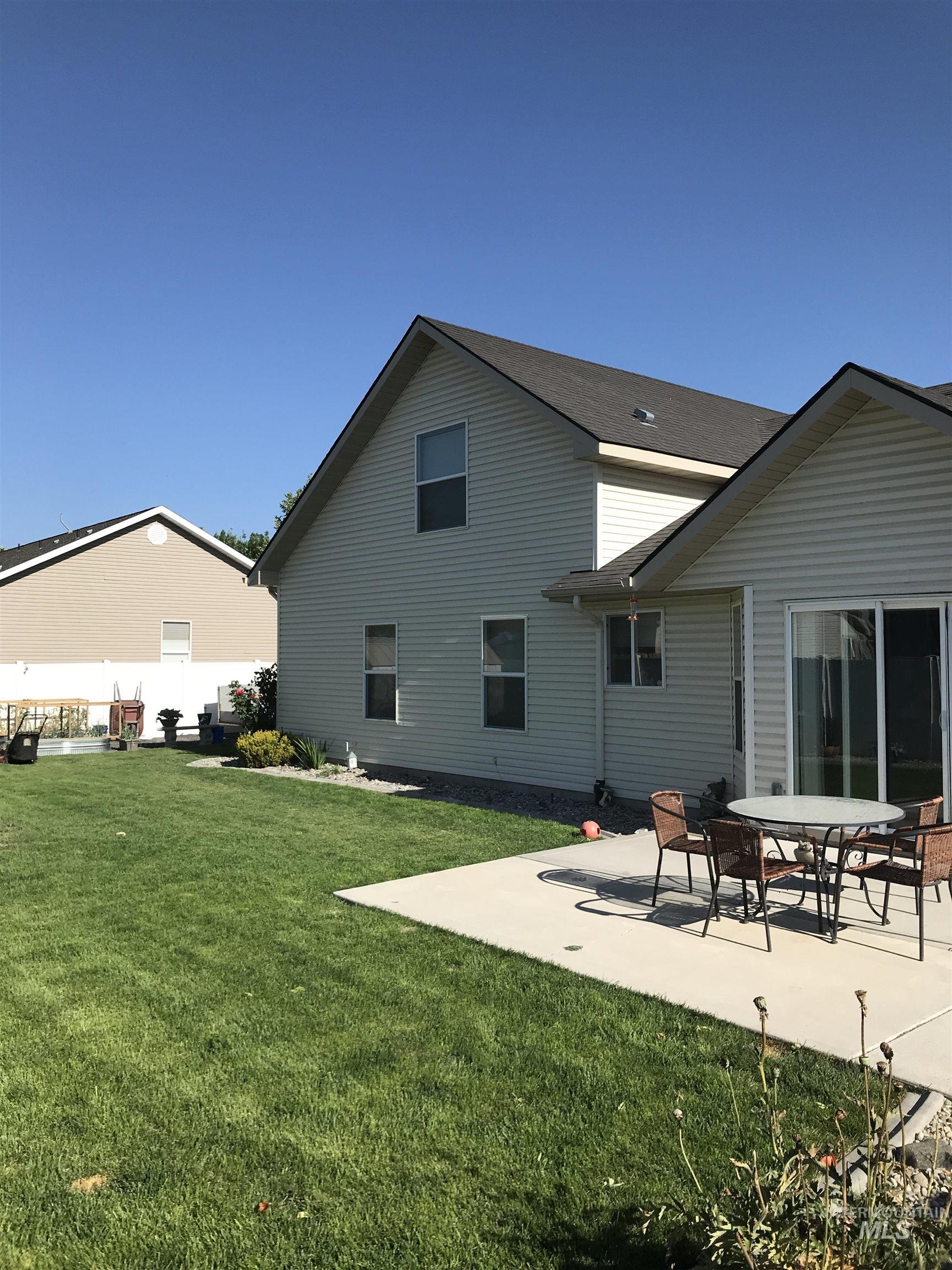 420 Shadetree Trail, Twin Falls, Idaho 83301, 3 Bedrooms, 2.5 Bathrooms, Residential For Sale, Price $459,900,MLS 98908973