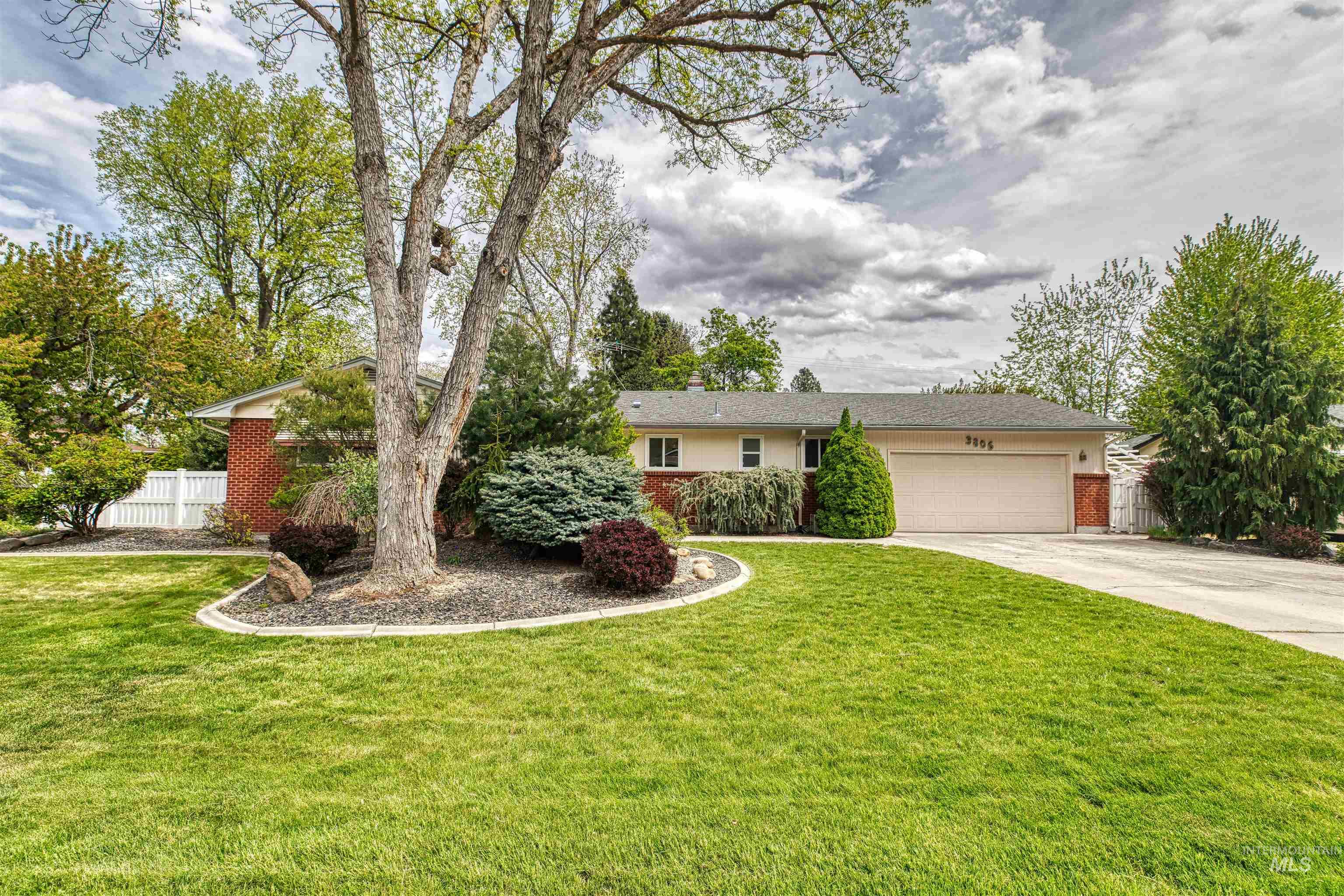 3806 W Clement Rd, Boise, Idaho 83704, 3 Bedrooms, 1.5 Bathrooms, Residential For Sale, Price $454,000,MLS 98908993