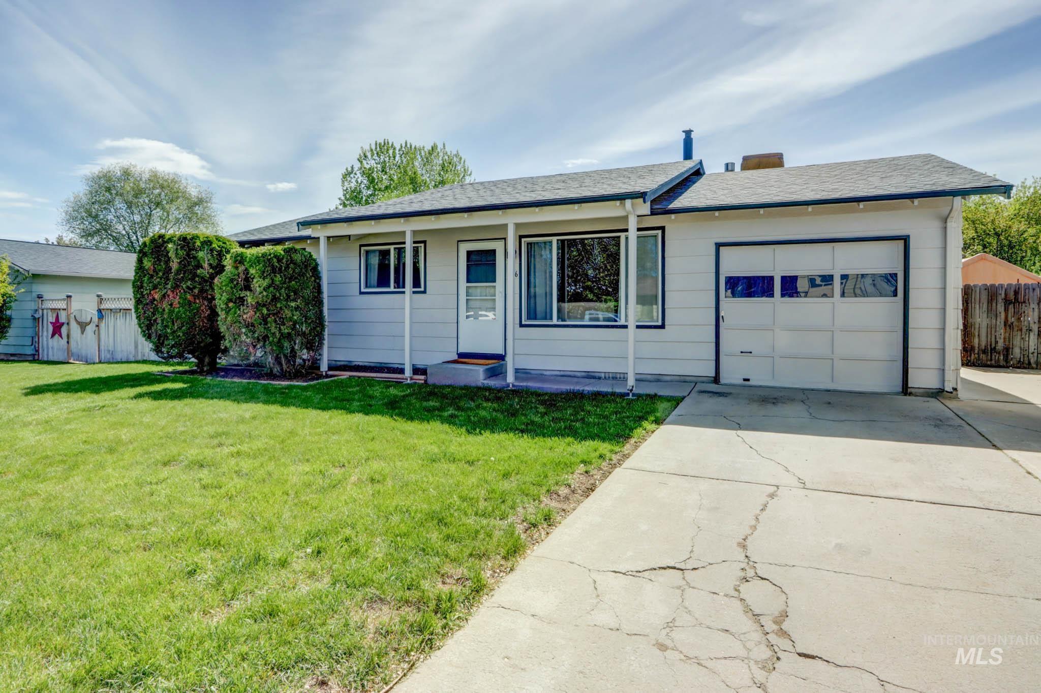 706 18th Ave N, Nampa, Idaho 83687, 3 Bedrooms, 1.5 Bathrooms, Residential For Sale, Price $339,900,MLS 98909070
