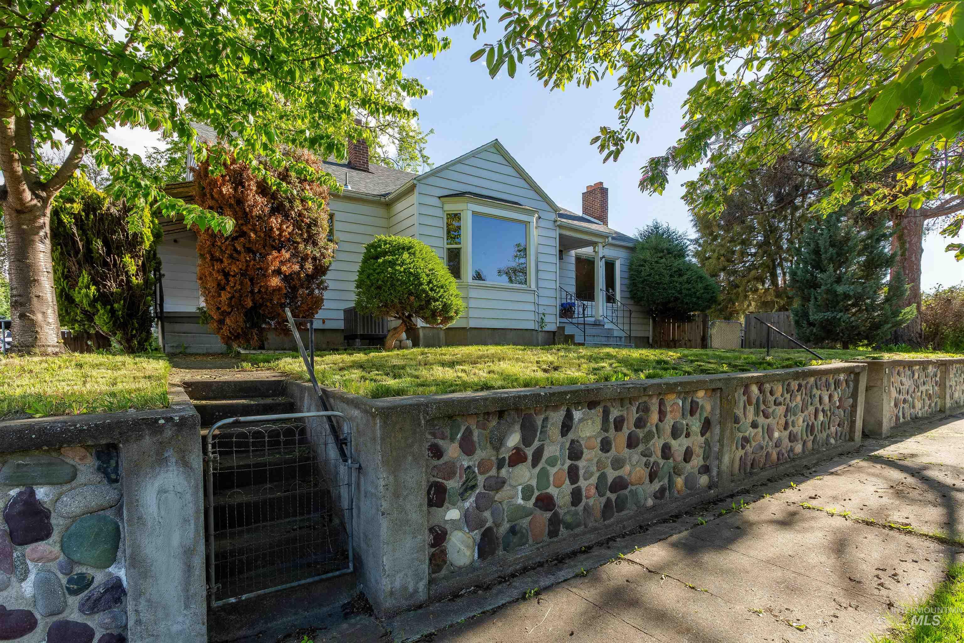 1428 15th Avenue, Lewiston, Idaho 83501, 3 Bedrooms, 2 Bathrooms, Residential For Sale, Price $515,000,MLS 98909214