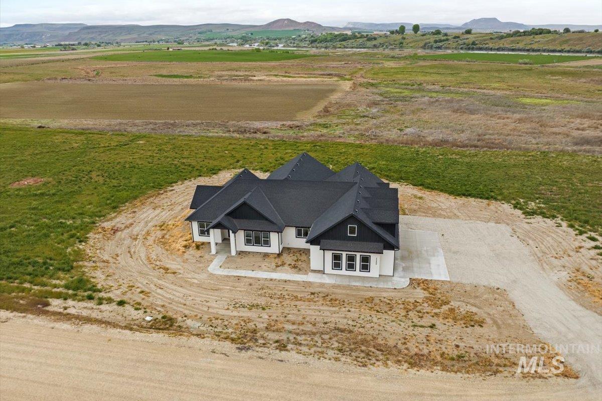 25889 Clydesdale Lane, Parma, Idaho 83660-0000, 4 Bedrooms, 3.5 Bathrooms, Residential For Sale, Price $879,900,MLS 98909248
