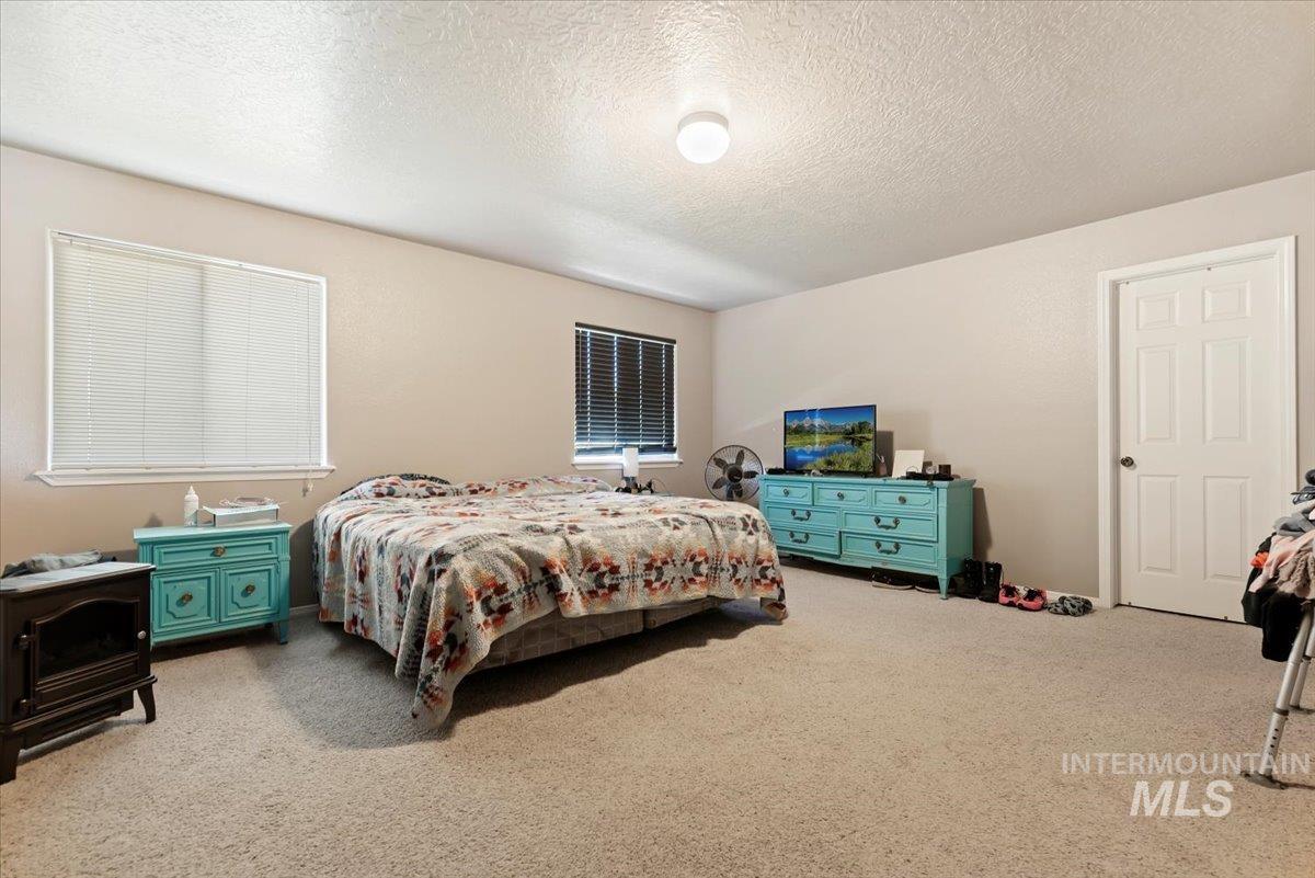 278 W Quaking Aspen Ln., Kuna, Idaho 83634, 5 Bedrooms, 2.5 Bathrooms, Residential For Sale, Price $524,900,MLS 98909308