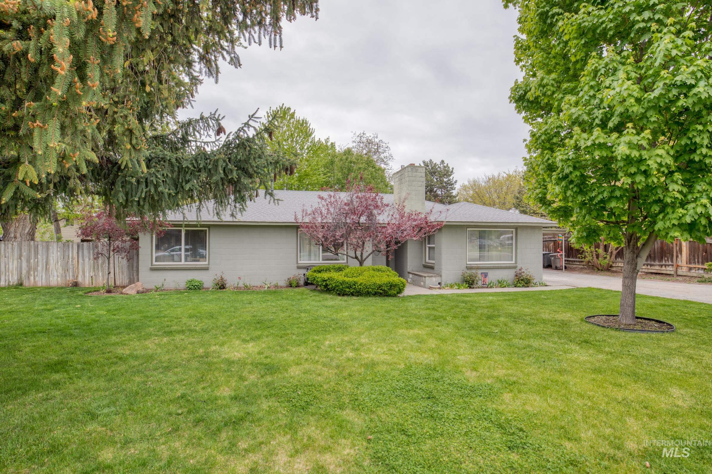 1105 N Allumbaugh, Boise, Idaho 83704, 8 Bedrooms, 3 Bathrooms, Residential Income For Sale, Price $529,900,MLS 98909332