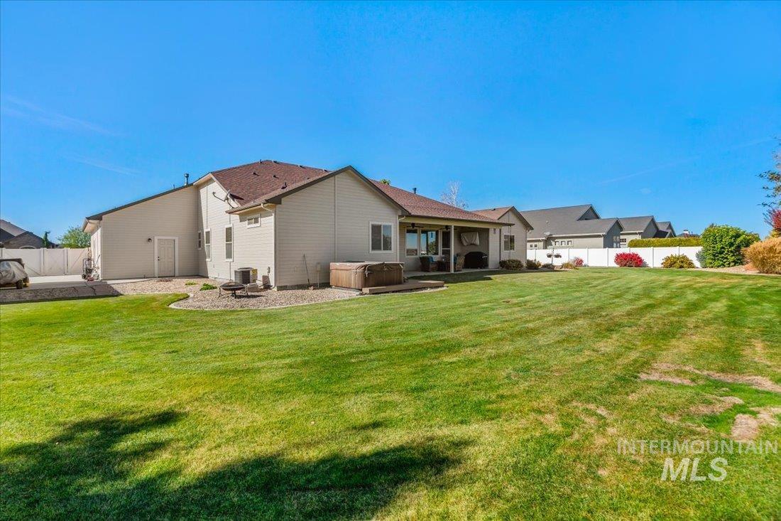 17296 Stiehl Creek Drive, Nampa, Idaho 83687, 5 Bedrooms, 2.5 Bathrooms, Residential For Sale, Price $899,900,MLS 98909375