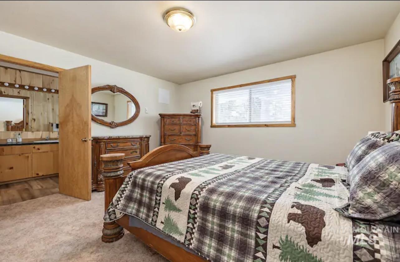 114 Hughes Circle, Stanley, Idaho 83686, 3 Bedrooms, 3 Bathrooms, Residential For Sale, Price $775,000,MLS 98909398