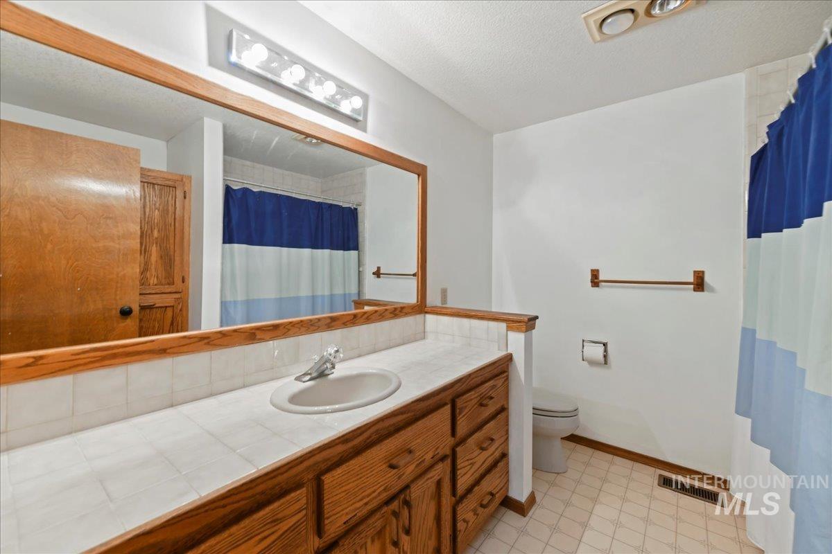 2116 Primrose Lane, Nampa, Idaho 83686, 3 Bedrooms, 2.5 Bathrooms, Residential For Sale, Price $649,900,MLS 98909472