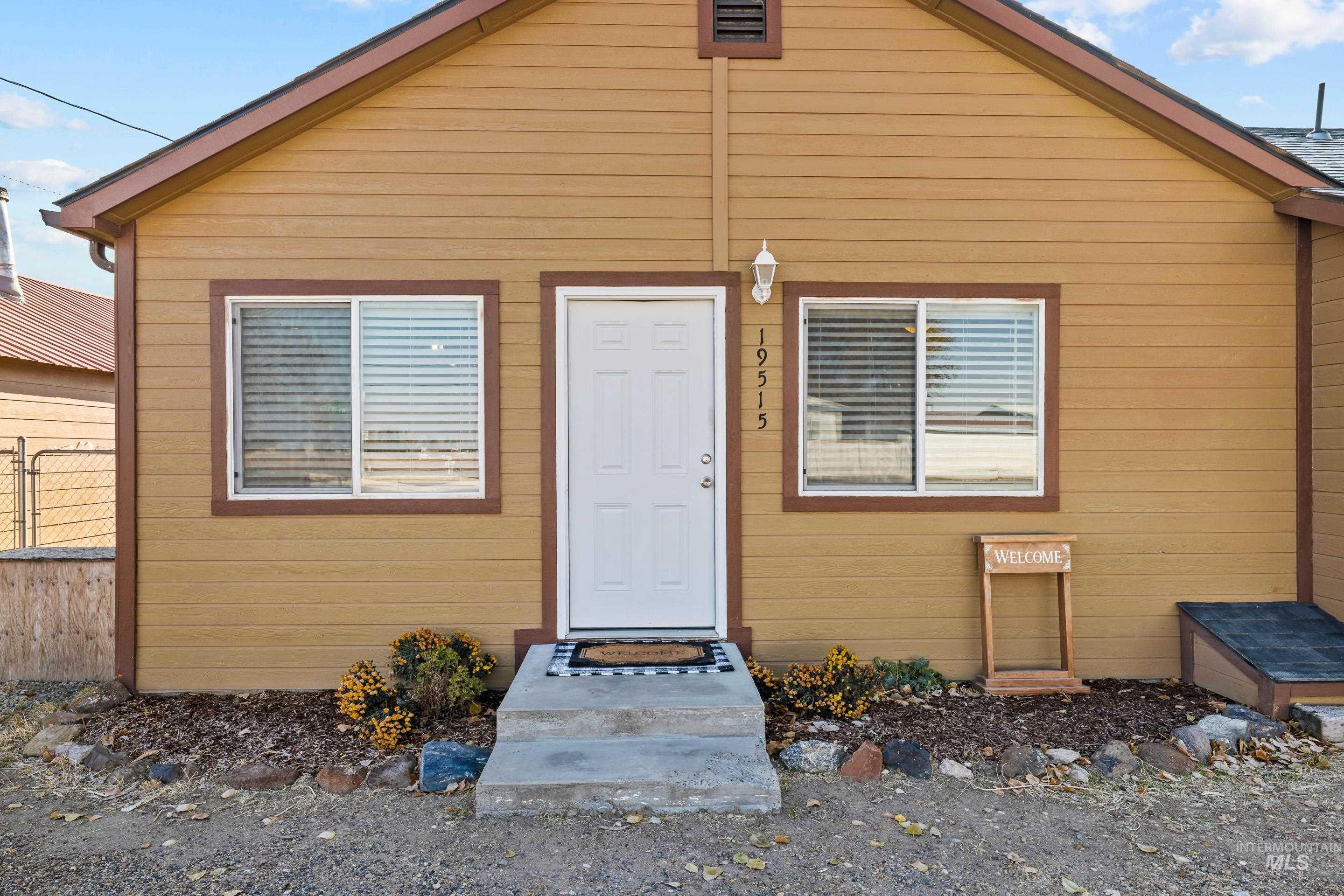 19515 Karcher Road, Caldwell, Idaho 83607, 3 Bedrooms, 1 Bathroom, Residential For Sale, Price $341,900,MLS 98909481