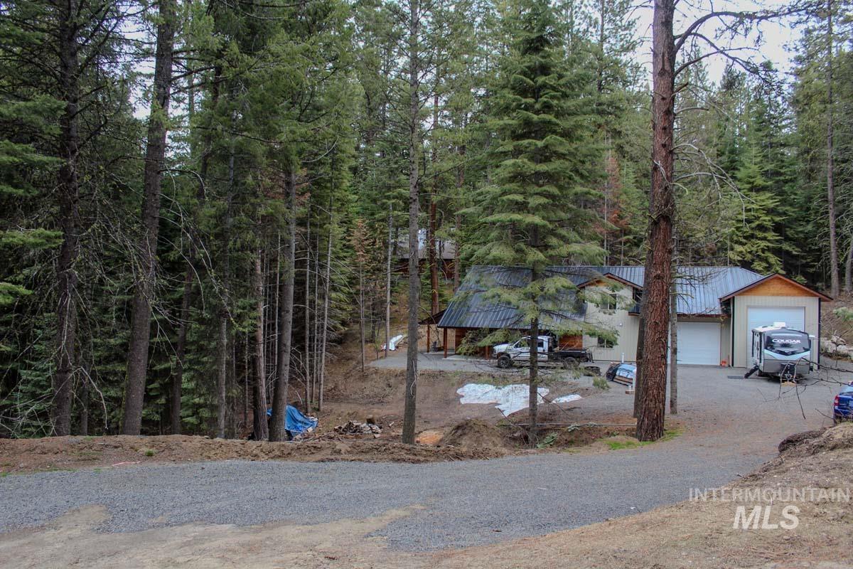 420 Whispering Timbers Road, Cascade, Idaho 83611, 3 Bedrooms, 4 Bathrooms, Residential For Sale, Price $850,000,MLS 98909510