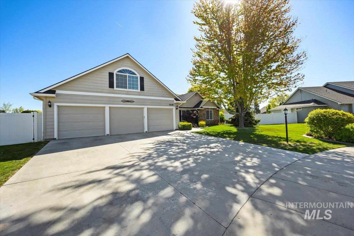 4118 E Chesapeake Dr, Nampa, Idaho 83686, 4 Bedrooms, 2.5 Bathrooms, Residential For Sale, Price $639,900,MLS 98909564