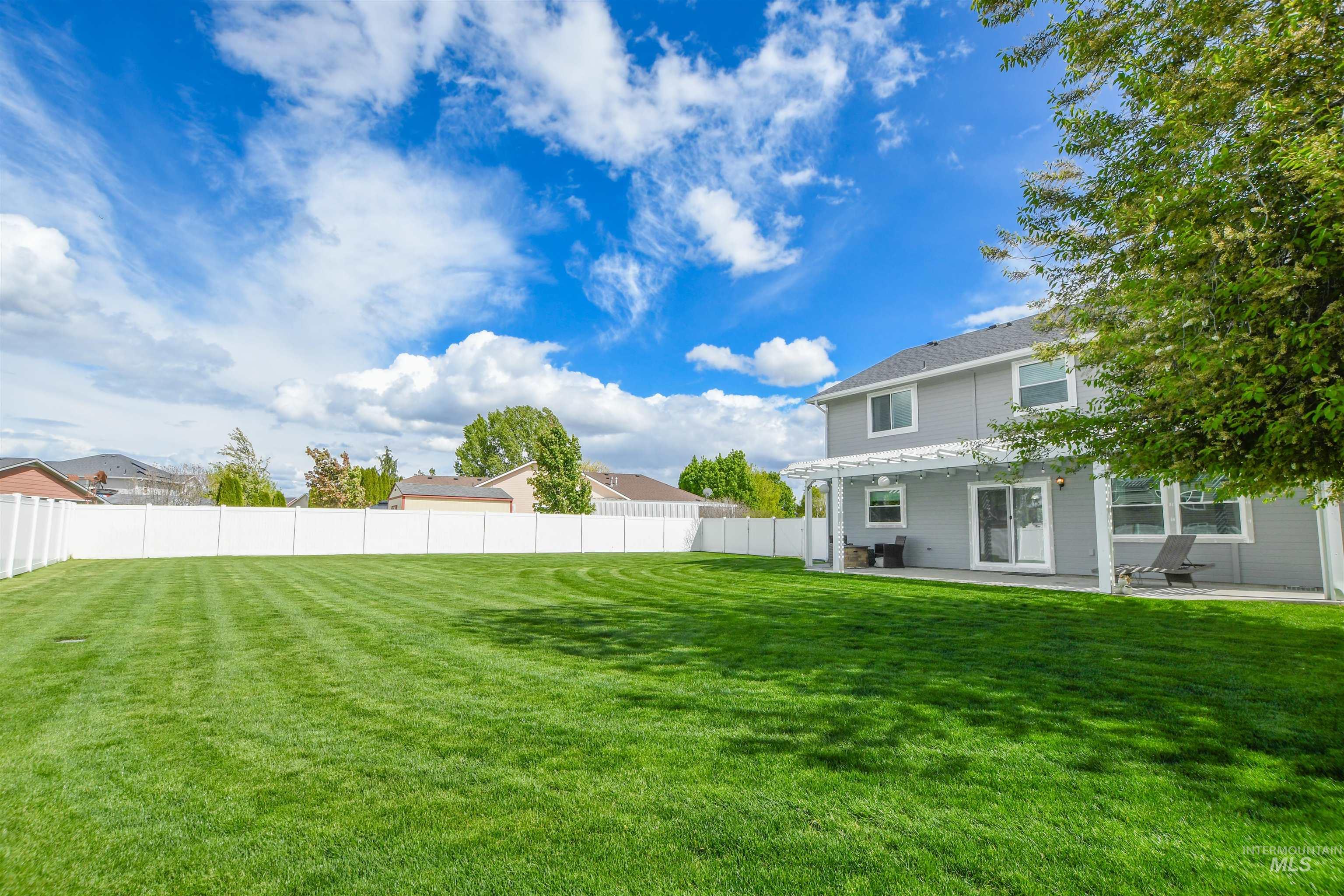 3000 S Grand Mere Dr, Nampa, Idaho 83686, 4 Bedrooms, 2.5 Bathrooms, Residential For Sale, Price $565,000,MLS 98909716