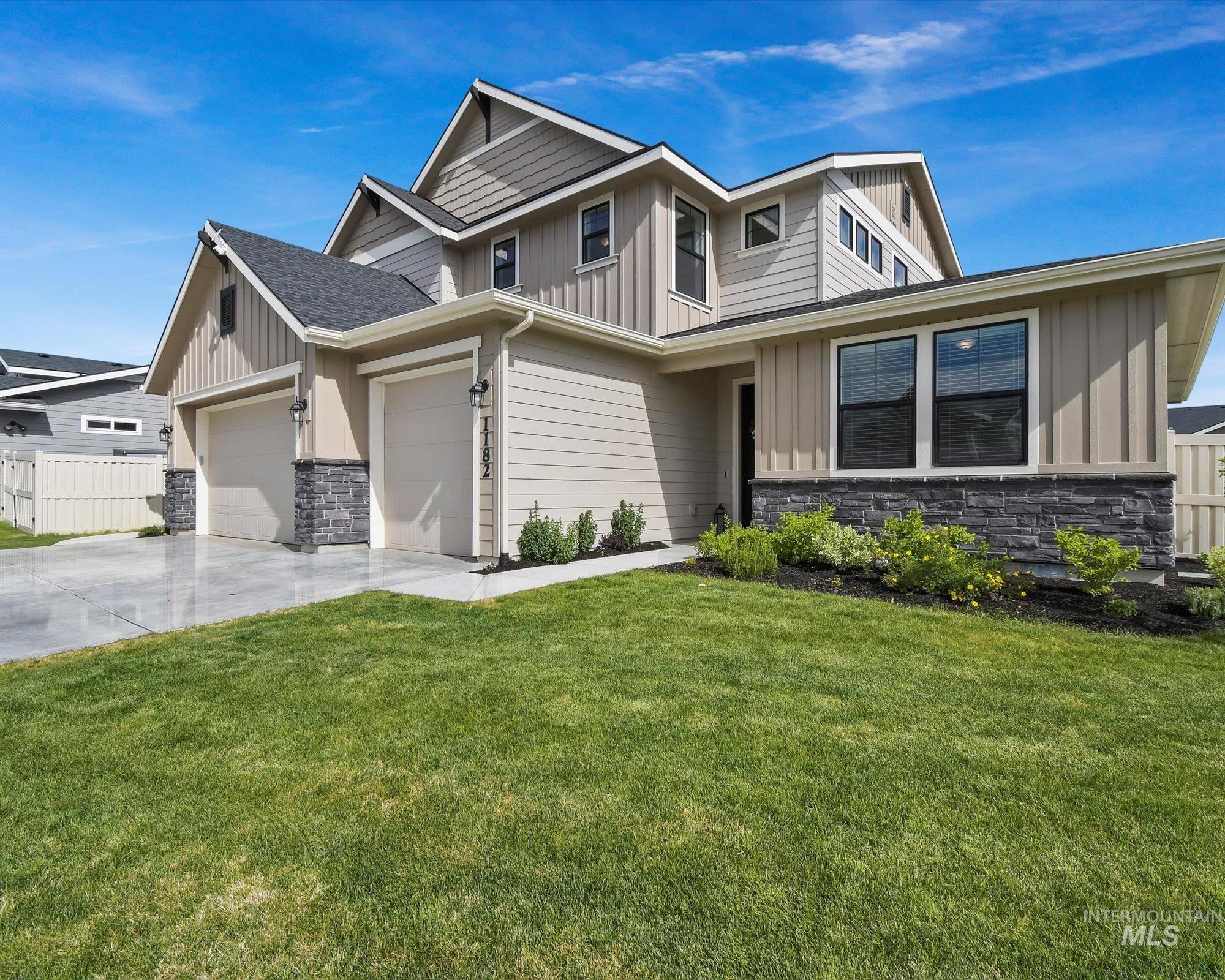 1182 W Ayrshire St, Middleton, Idaho 83644-6192, 4 Bedrooms, 3 Bathrooms, Residential For Sale, Price $725,000,MLS 98909772