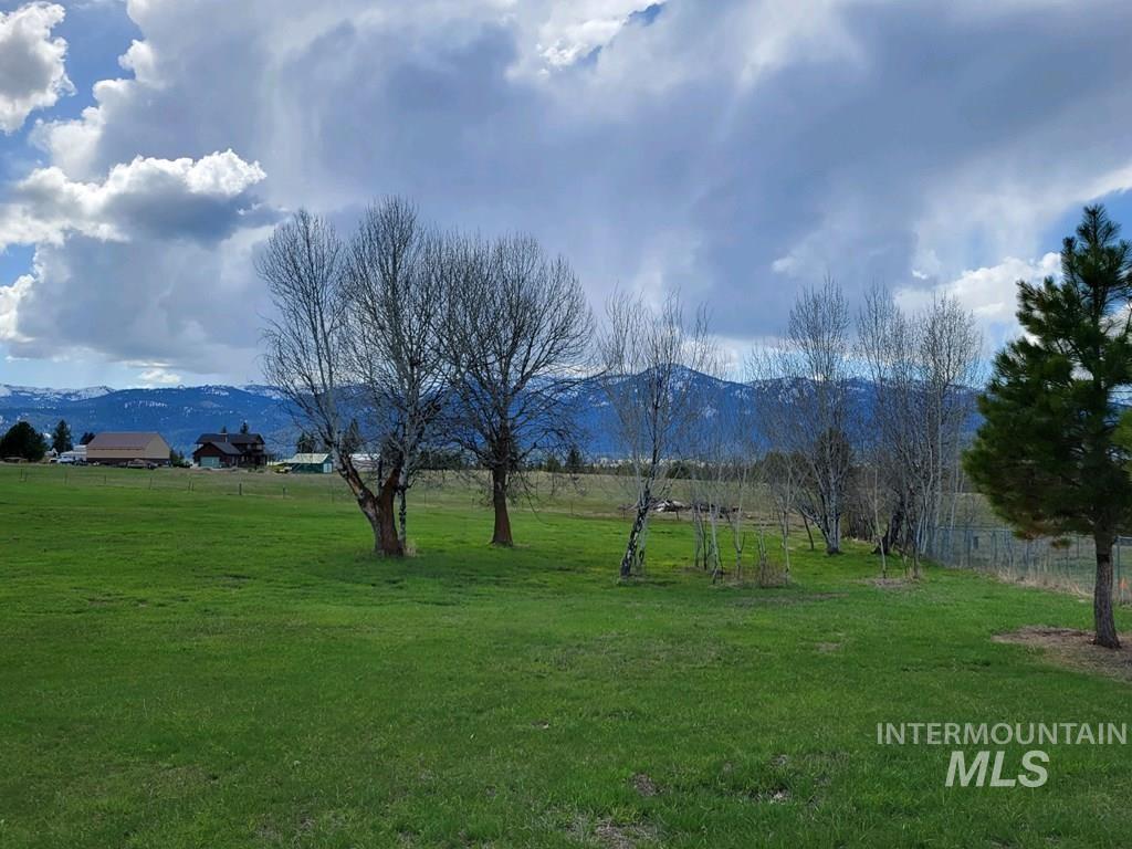 2 AC Goslin Loop, Cascade, Idaho 83611, Land For Sale, Price $194,900,MLS 98909853