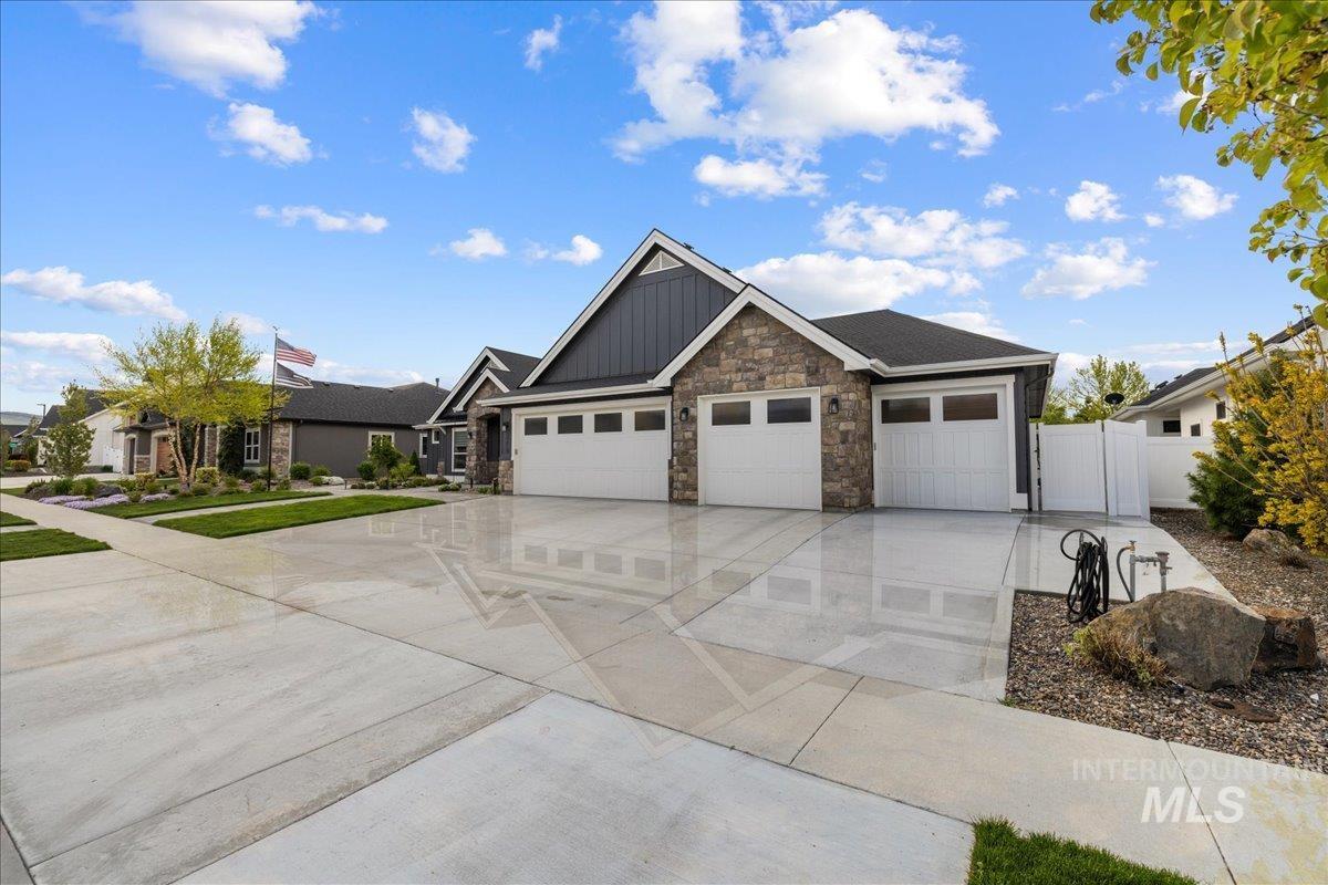 9219 W Sparks Lake Dr, Boise, Idaho 83714, 4 Bedrooms, 3 Bathrooms, Residential For Sale, Price $1,185,000,MLS 98909872