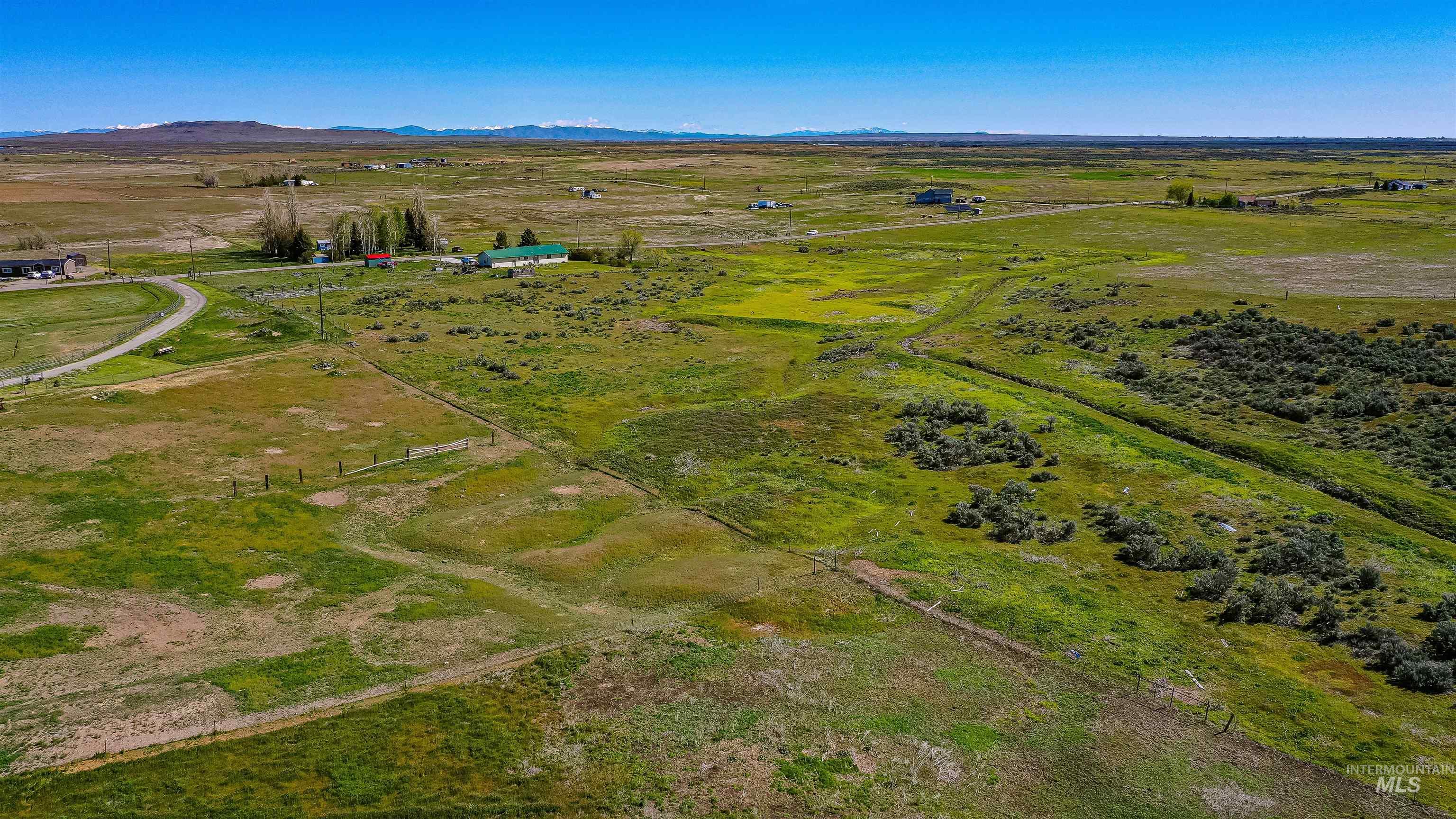 215 E 520 N, Shoshone, Idaho 83352-5213, 3 Bedrooms, 2 Bathrooms, Farm & Ranch For Sale, Price $849,000,MLS 98909906