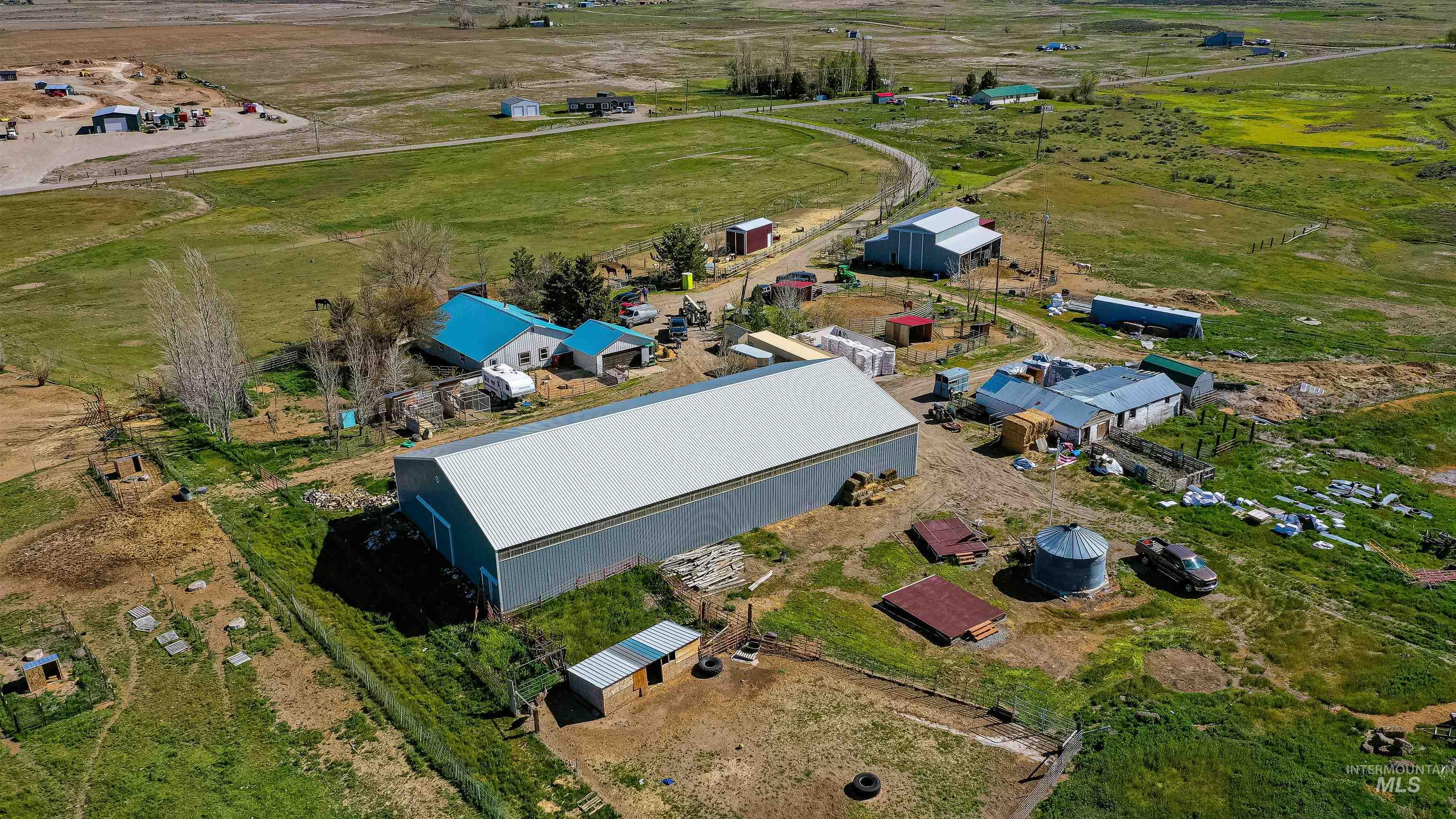 215 E 520 N, Shoshone, Idaho 83352-5213, 3 Bedrooms, 2 Bathrooms, Farm & Ranch For Sale, Price $849,000,MLS 98909906