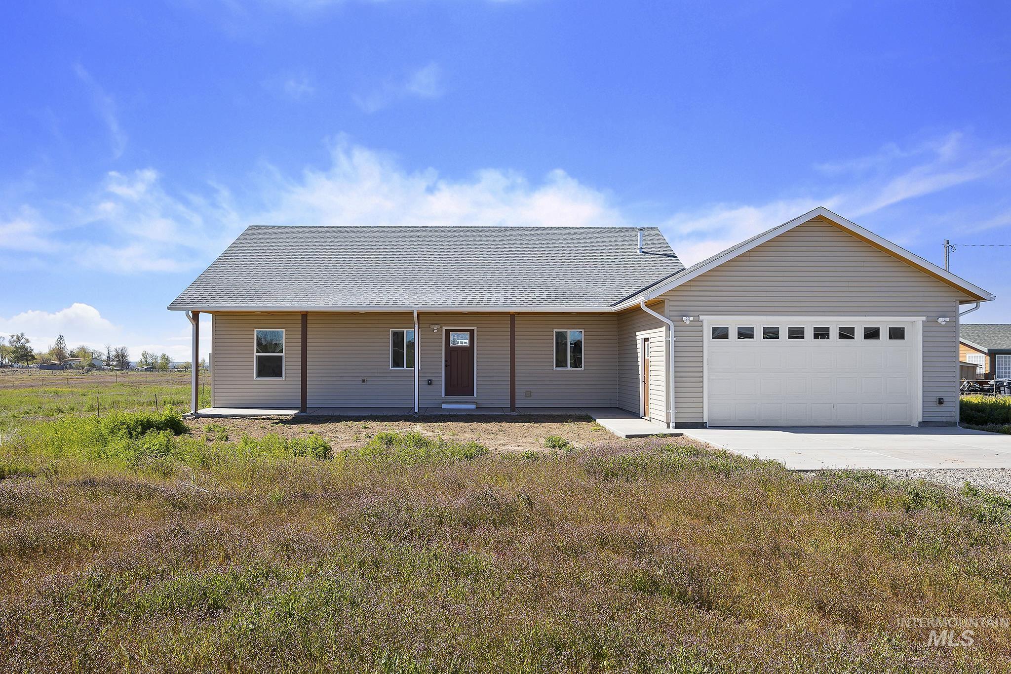 137 E 520 N, Shoshone, Idaho 83352, 3 Bedrooms, 2 Bathrooms, Residential For Sale, Price $459,900,MLS 98909950