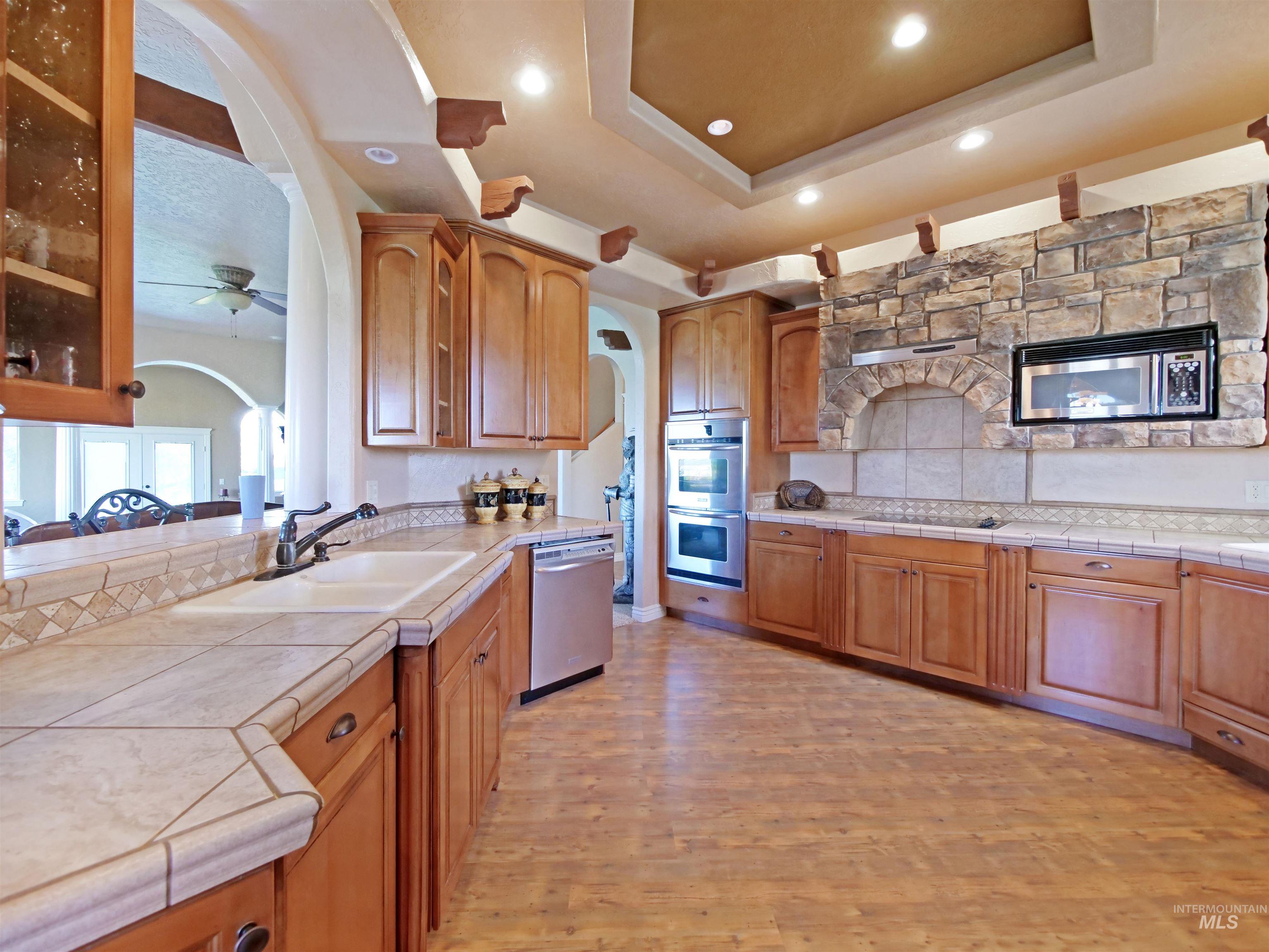 16480 Goodson Rd, Caldwell, Idaho 83607, 3 Bedrooms, 4.5 Bathrooms, Residential For Sale, Price $1,700,000, 98909962