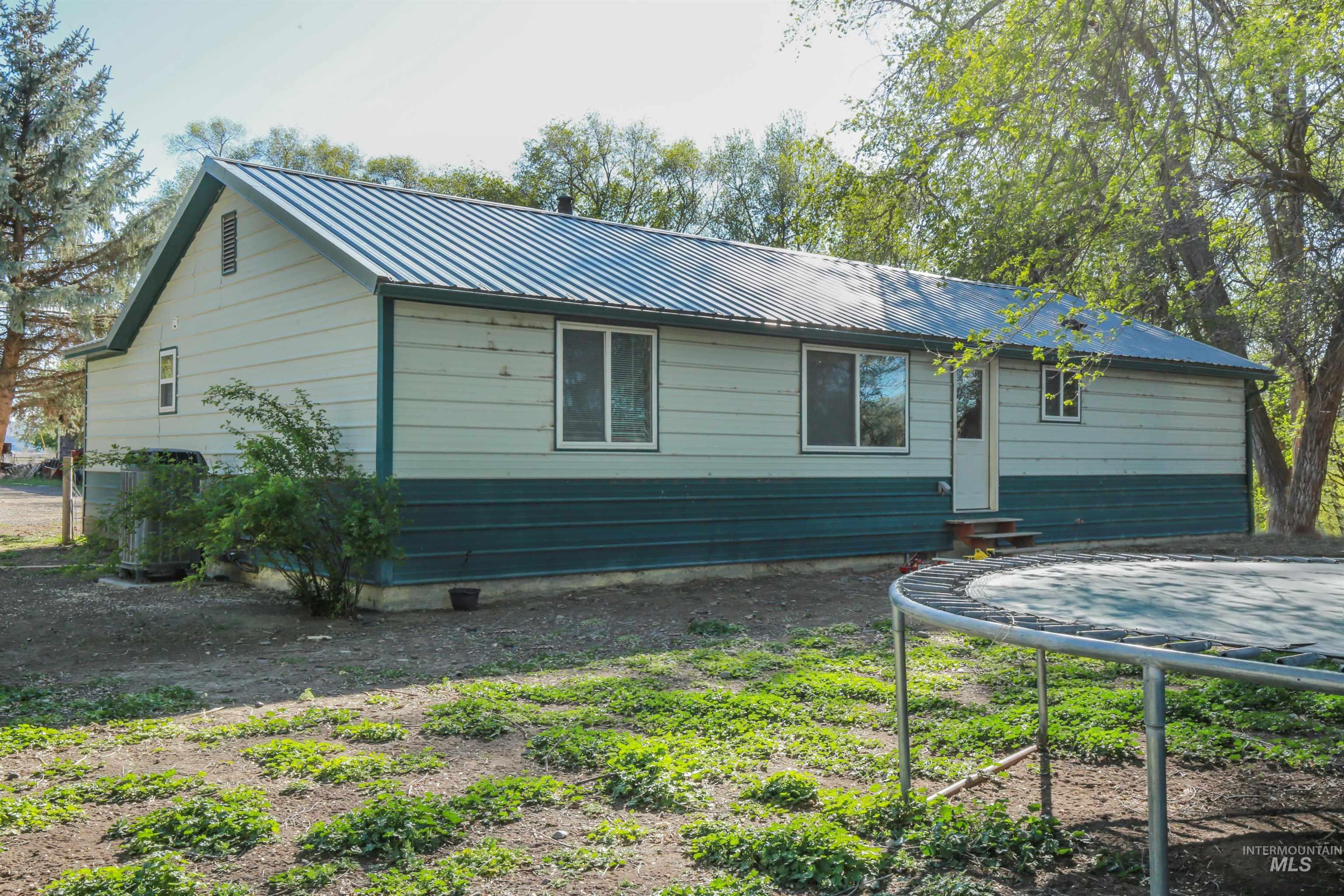 2010 US Highway 20, Vale, Oregon 97918, 4 Bedrooms, 2 Bathrooms, Farm & Ranch For Sale, Price $875,000, 98910085