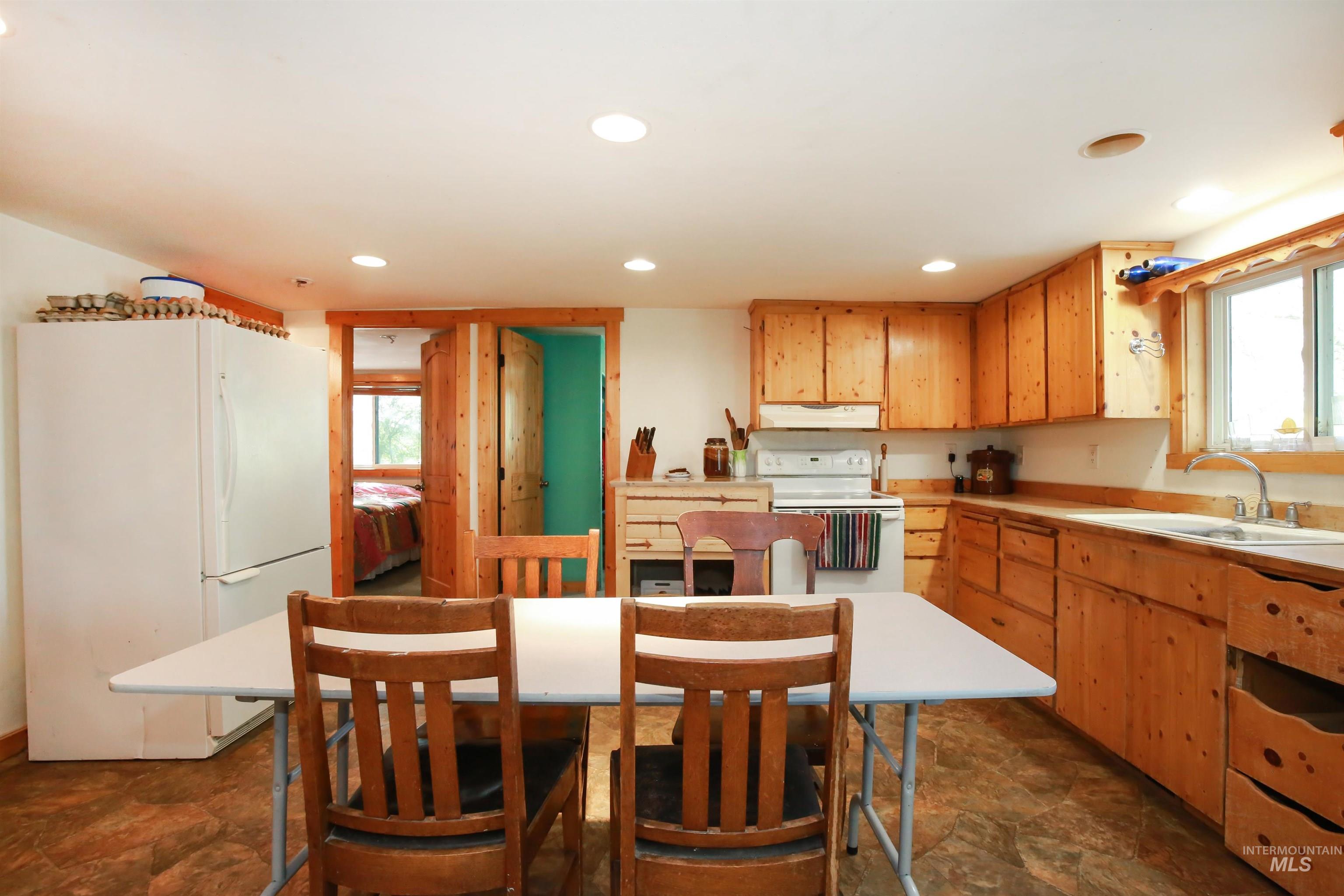 2010 US Highway 20, Vale, Oregon 97918, 4 Bedrooms, 2 Bathrooms, Farm & Ranch For Sale, Price $875,000, 98910085
