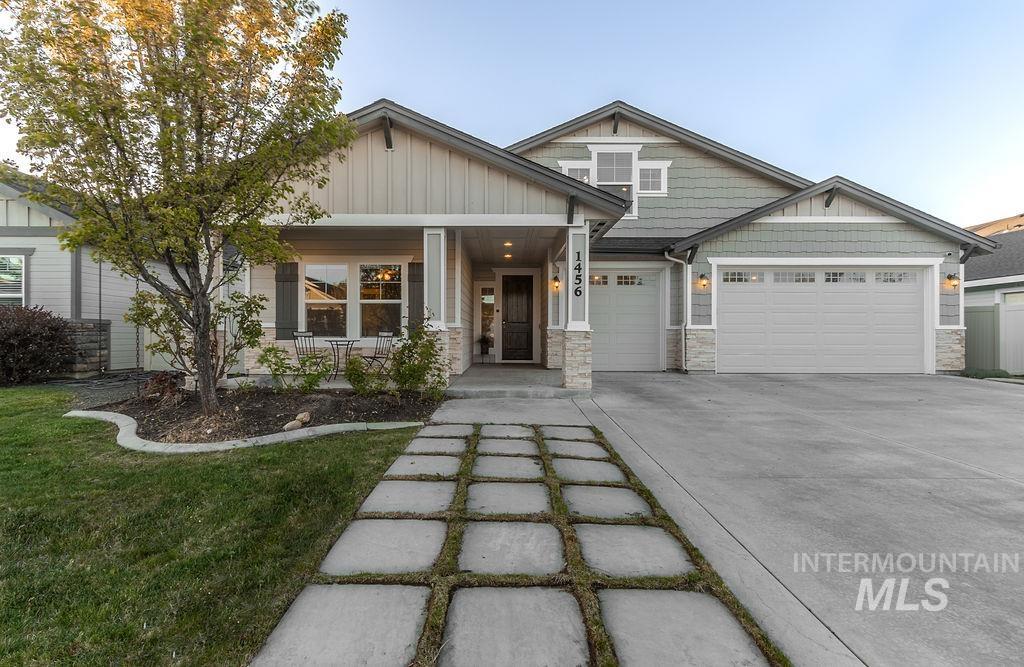 1456 E Strauss, Meridian, Idaho 83646, 4 Bedrooms, 4 Bathrooms, Residential For Sale, Price $699,900,MLS 98910094