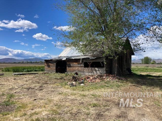 5517 95 Spur Highway, Ontario, Oregon 97914, 3 Bedrooms, 2 Bathrooms, Residential For Sale, Price $335,000, 98910197
