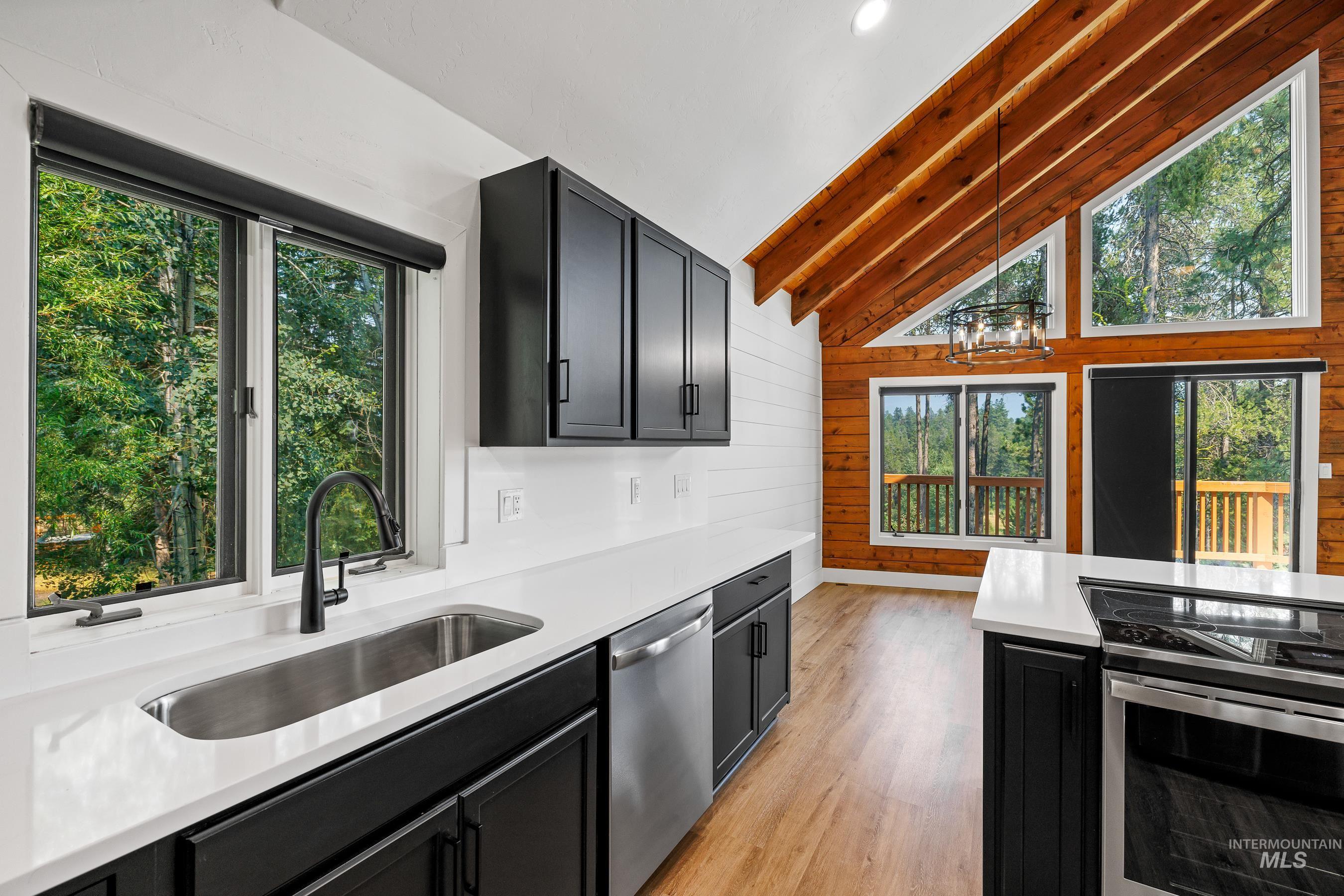 14020 Comfort Road, McCall, Idaho 83638, 3 Bedrooms, 2 Bathrooms, Residential For Sale, Price $1,249,000, 98910221