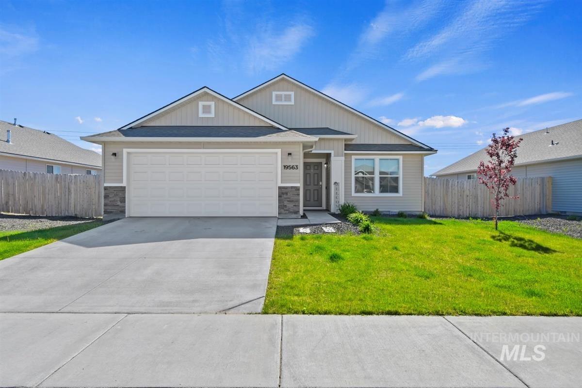 19563 Newhall Pl, Caldwell, Idaho 83605, 3 Bedrooms, 2 Bathrooms, Residential For Sale, Price $389,000,MLS 98910238