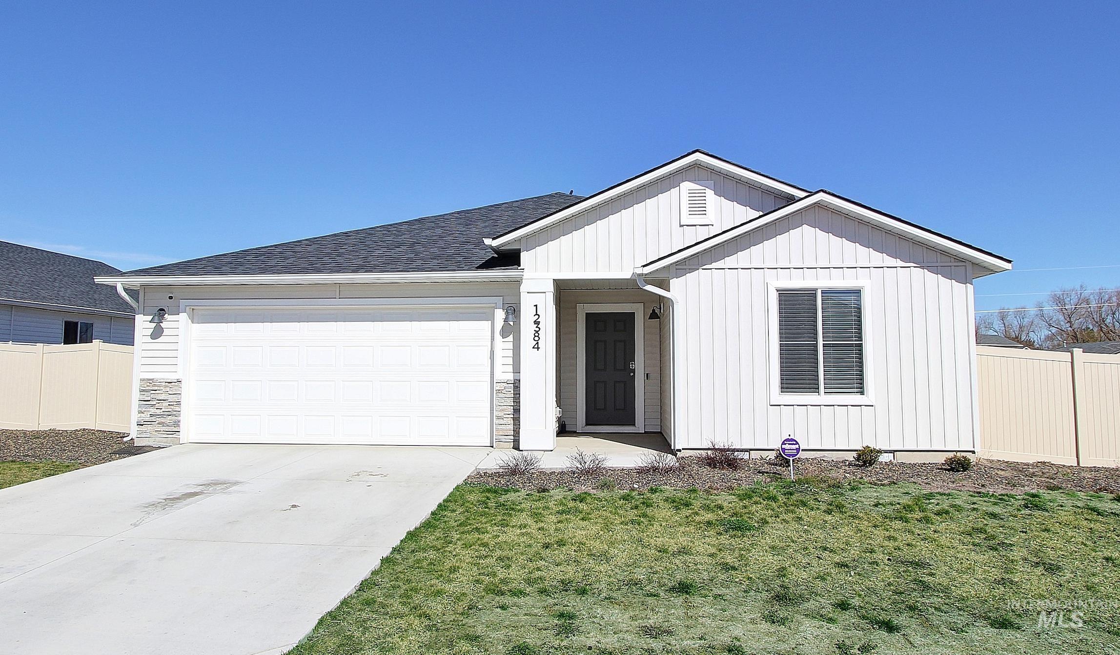 12384 Biscay St, Caldwell, Idaho 83607, 3 Bedrooms, 2 Bathrooms, Residential For Sale, Price $380,000,MLS 98910375